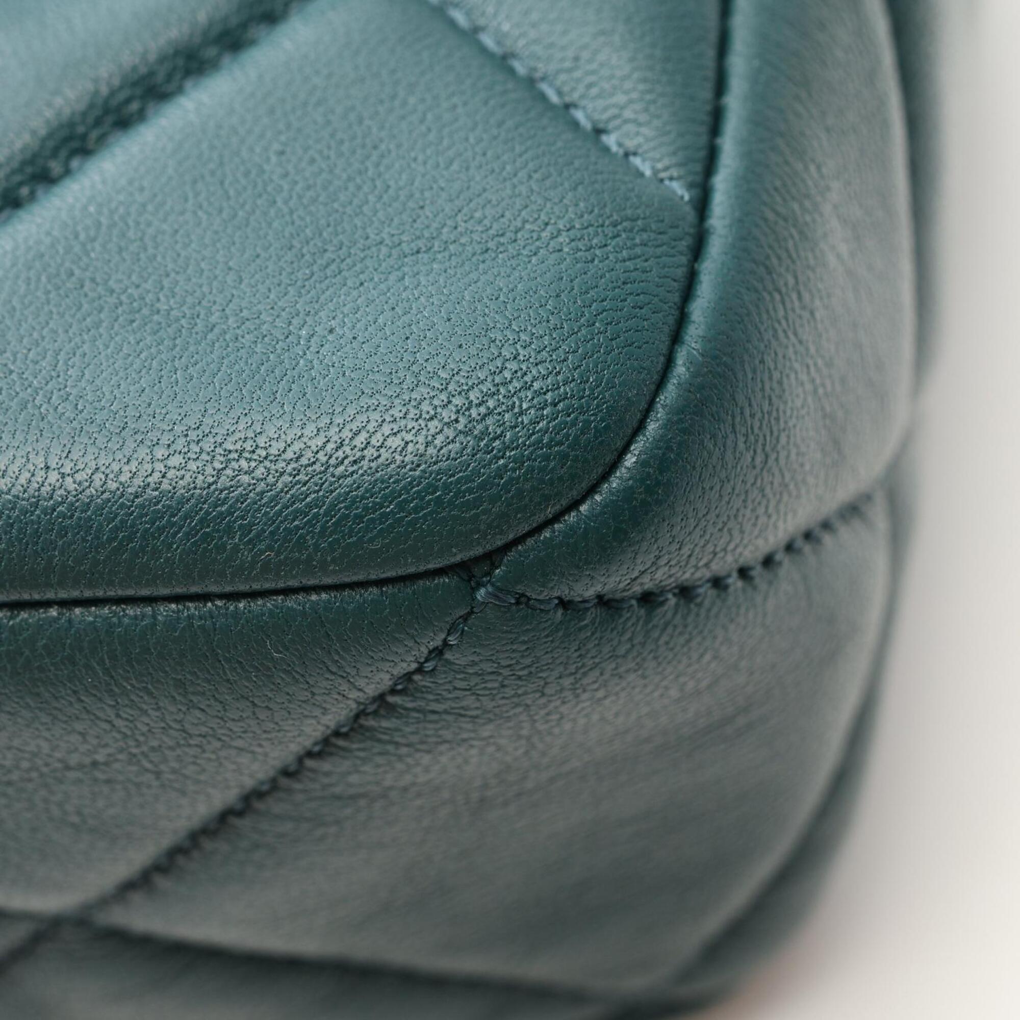 Chanel Green Leather Handbag Shoulder Bag (Pre-Owned)