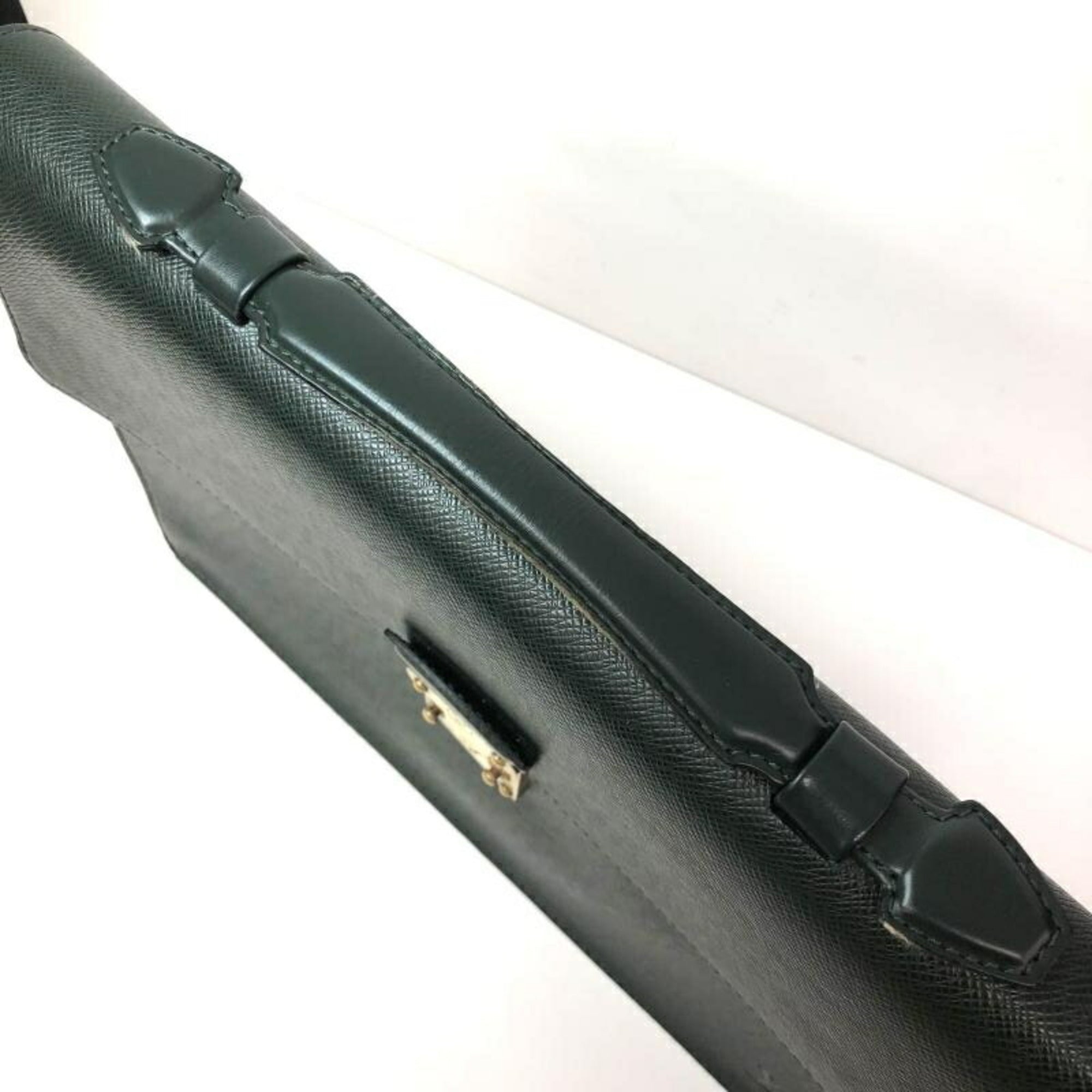 Louis Vuitton Taiga Green Briefcase (Pre-Owned)