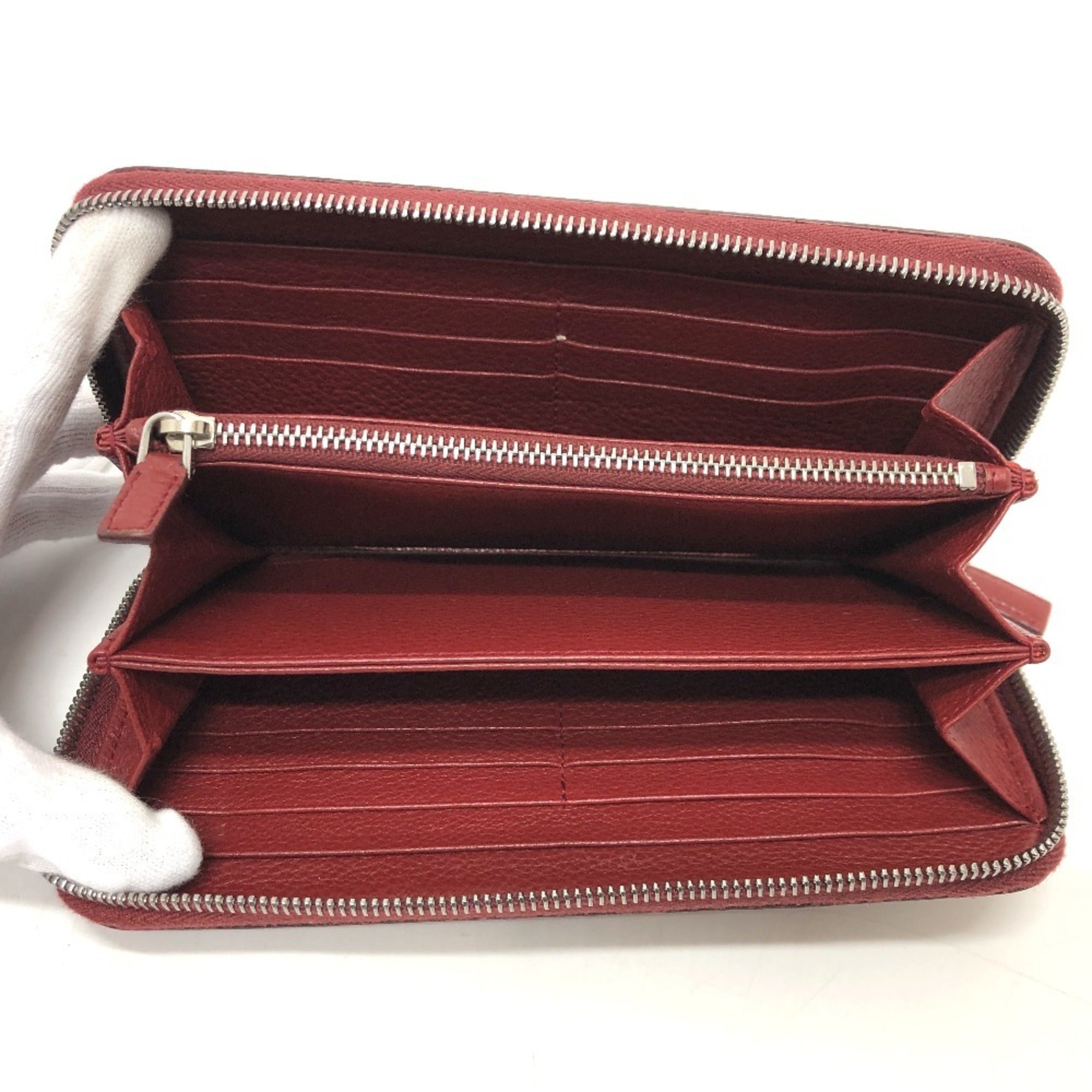 Prada Red Color Leather Long Wallet (Bi-Fold) (Pre-Owned)