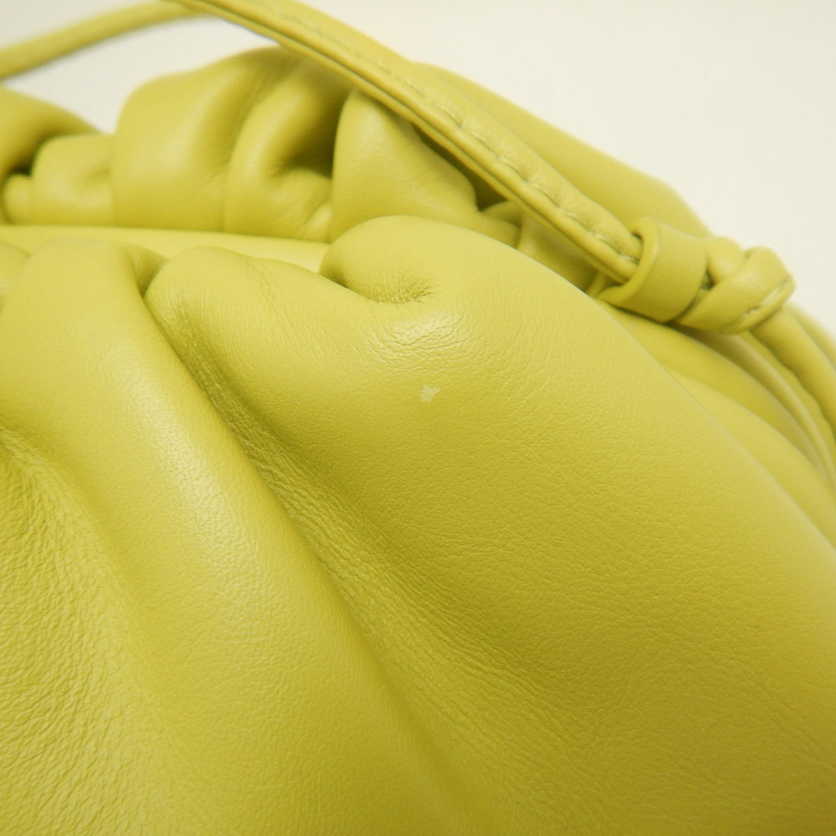 Bottega Veneta Gold Leather Pouch Shoulder Bag (Pre-Owned)