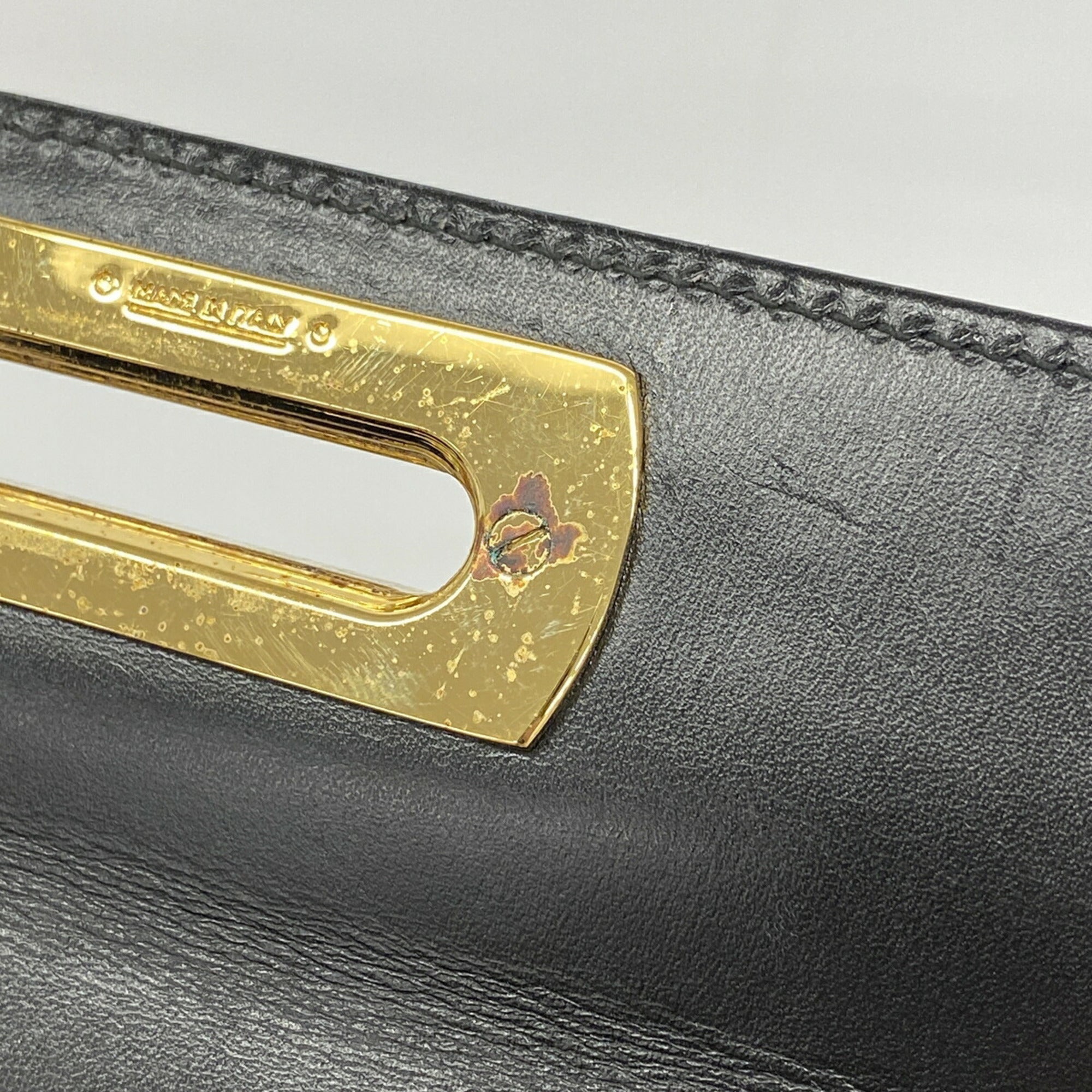 Salvatore Ferragamo Black Leather Handbag (Pre-Owned)