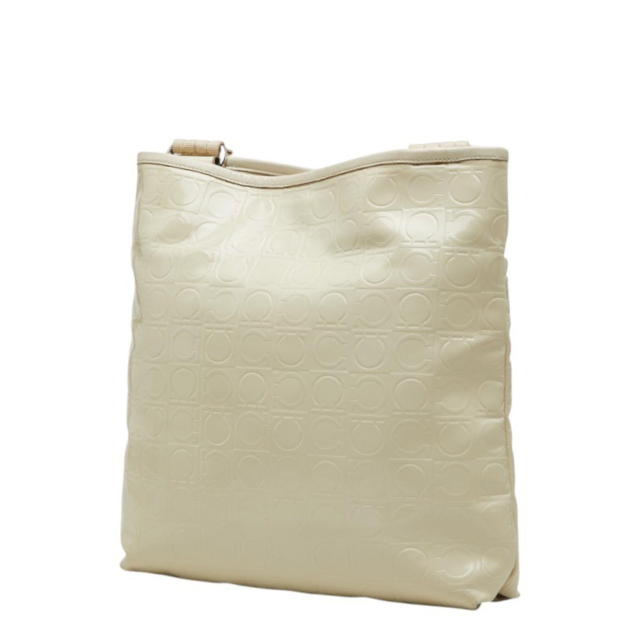 Salvatore Ferragamo Ivory Patent Leather Shoulder Bag (Pre-Owned)