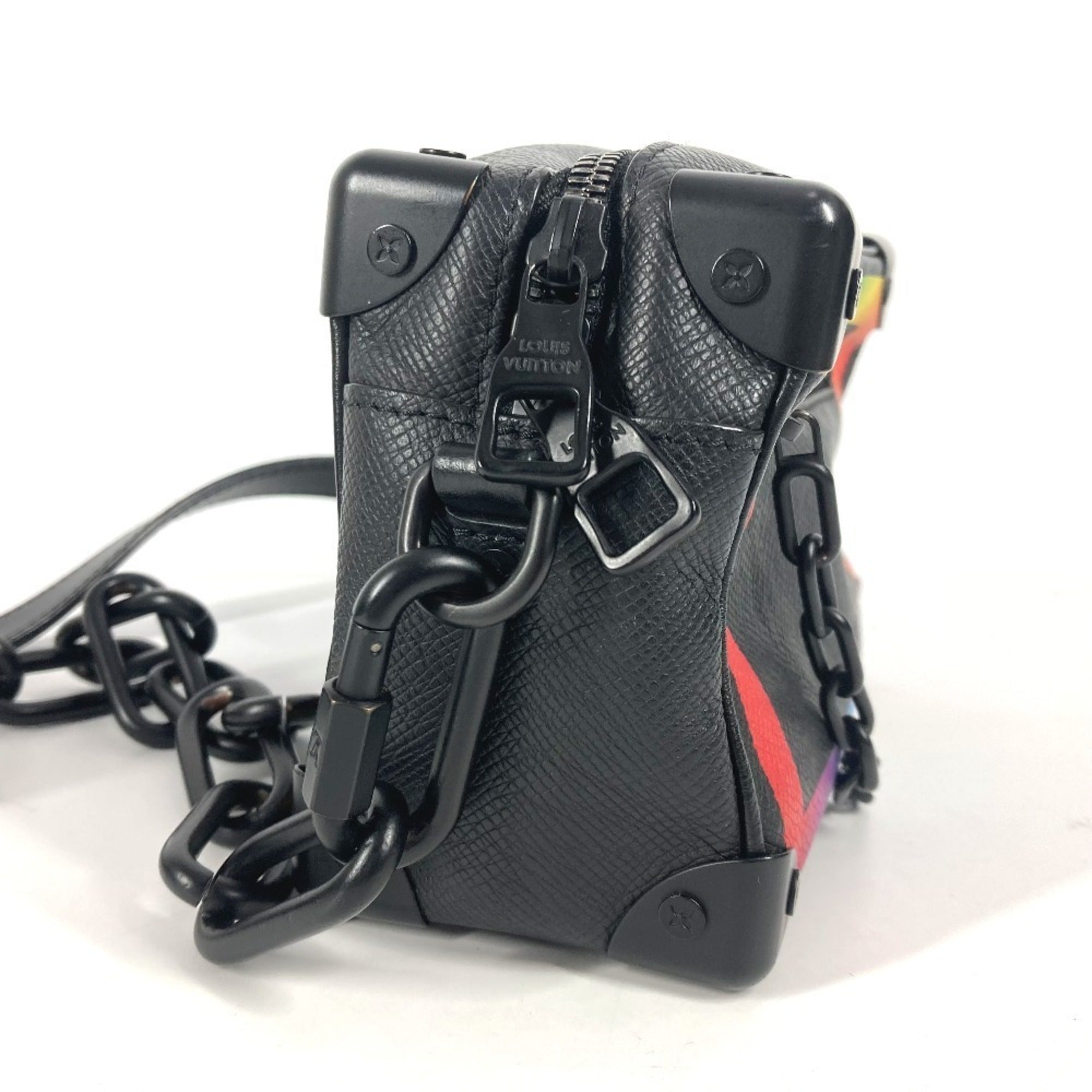 Louis Vuitton Taiga Black Multi-Color Taiga Leather Pochette Shoulder Bag (Pre-Owned)