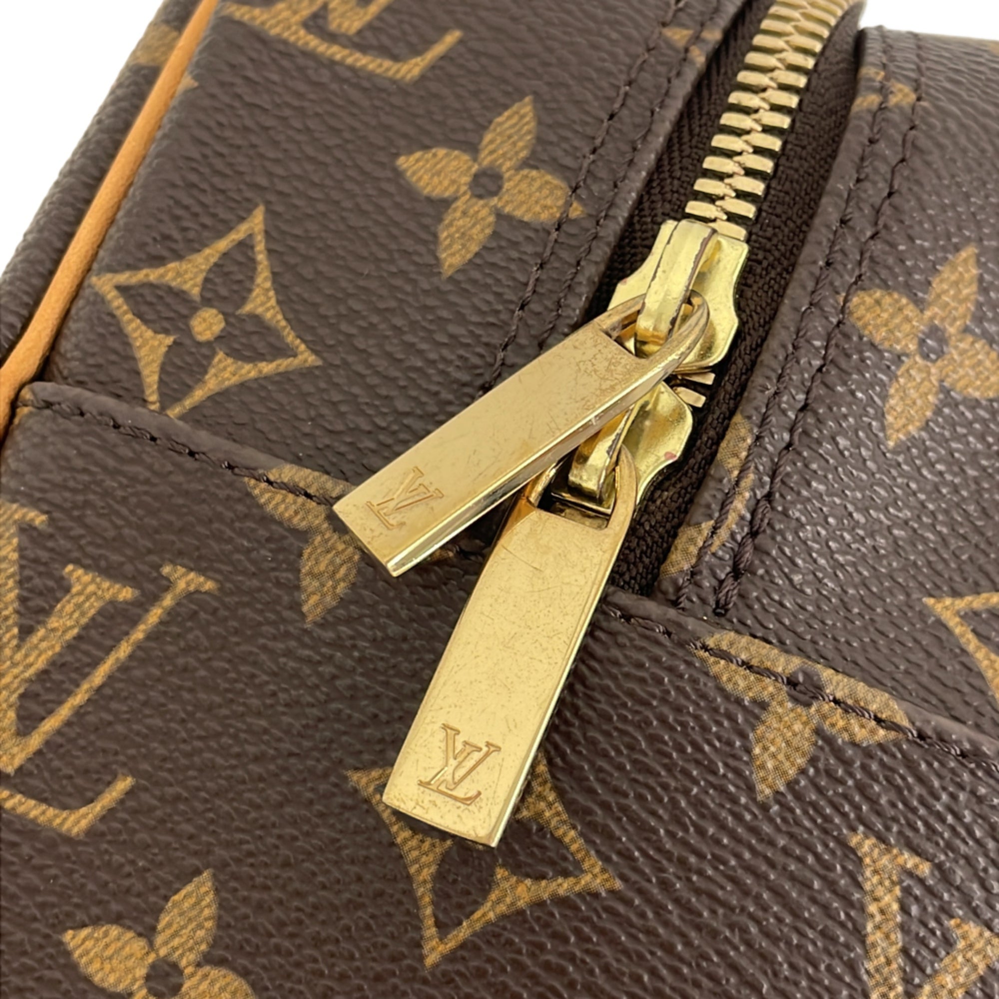 Louis Vuitton Brown Monogram Monogram Shoulder Bag (Pre-Owned)