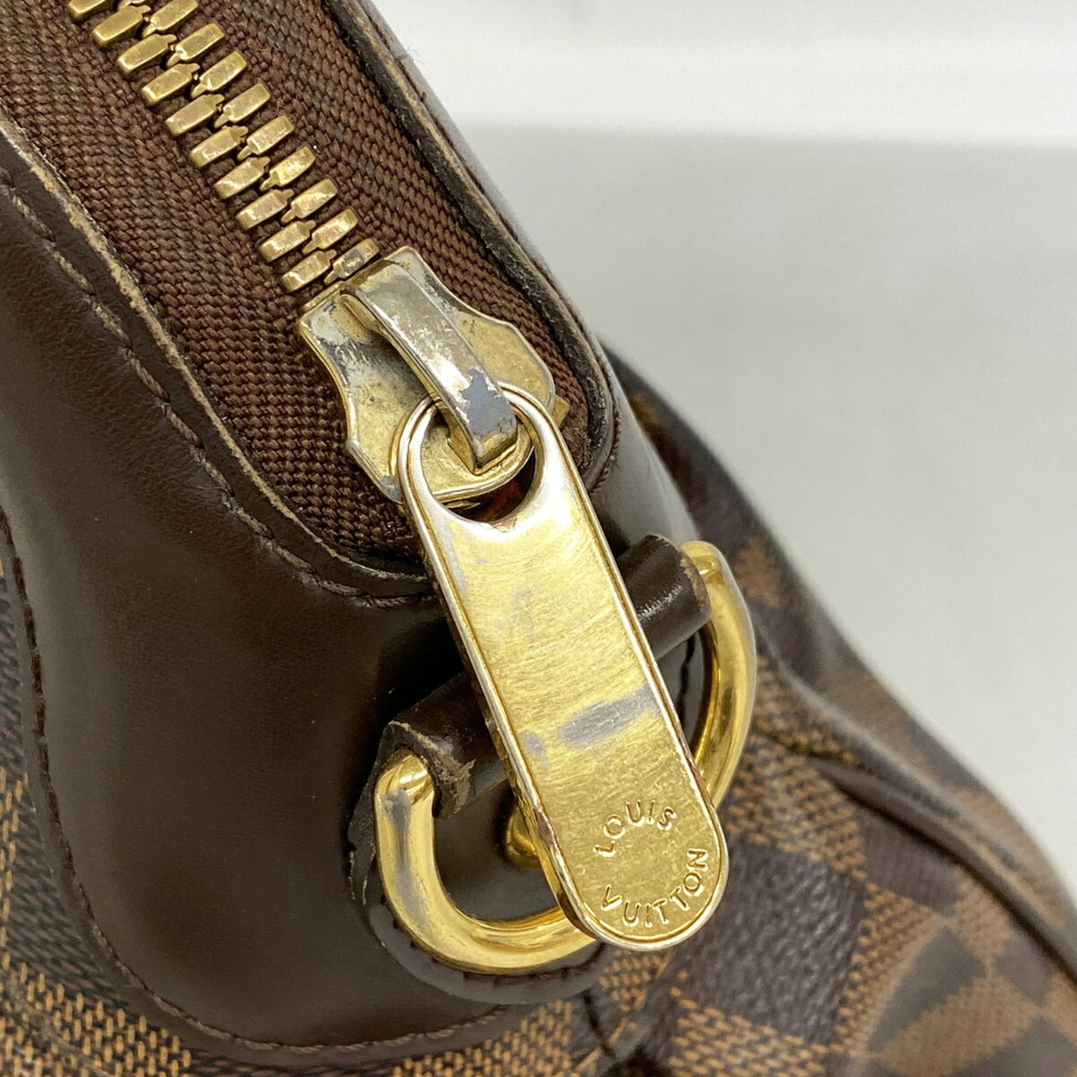 Louis Vuitton Ebene Handbag (Pre-Owned)