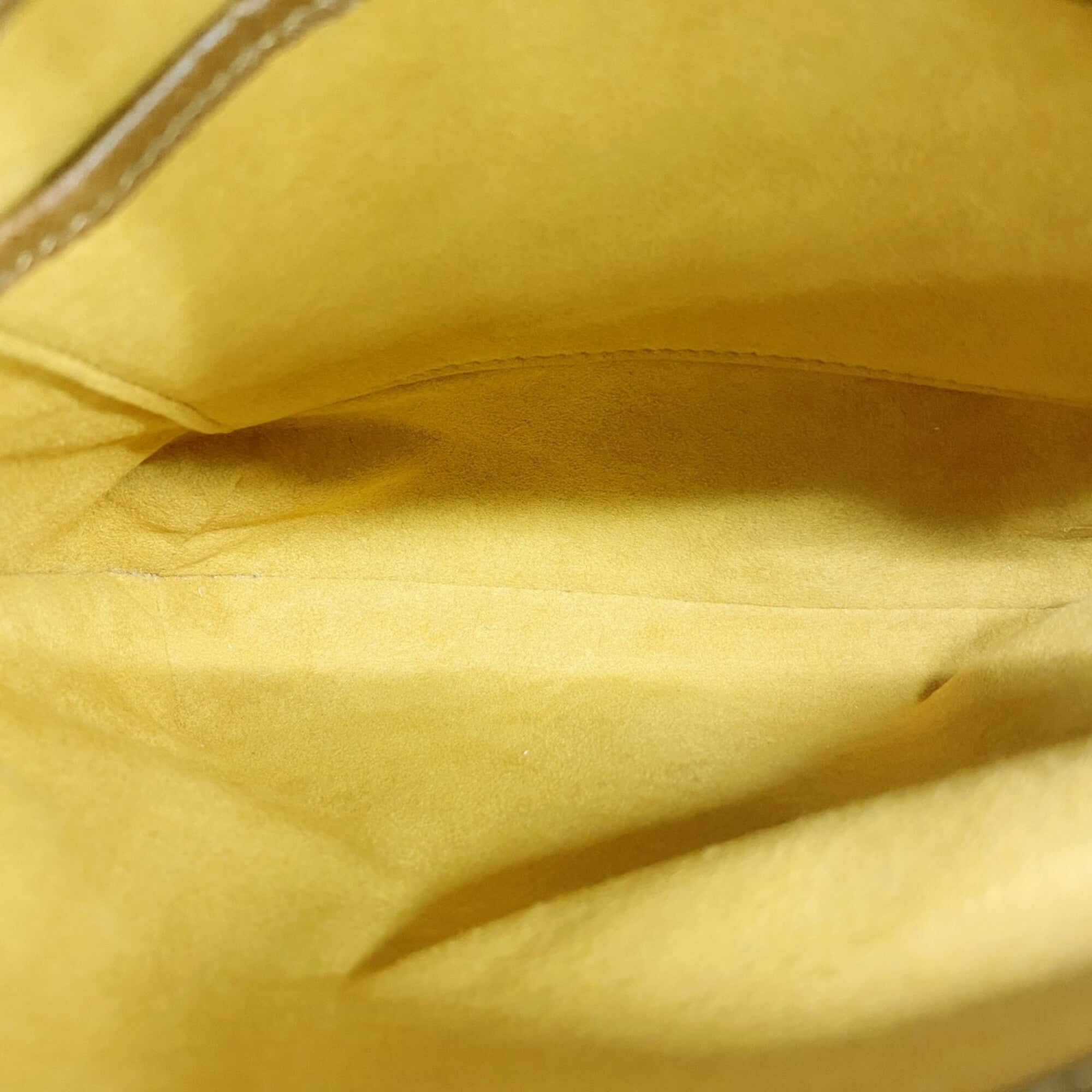 Louis Vuitton Brown Shoulder Bag (Pre-Owned)