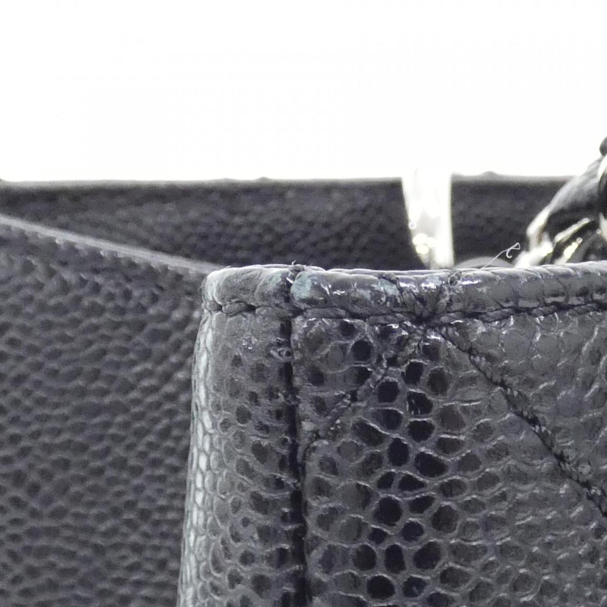 Chanel Black Grained Calfskin Shoulder Bag (Pre-Owned)