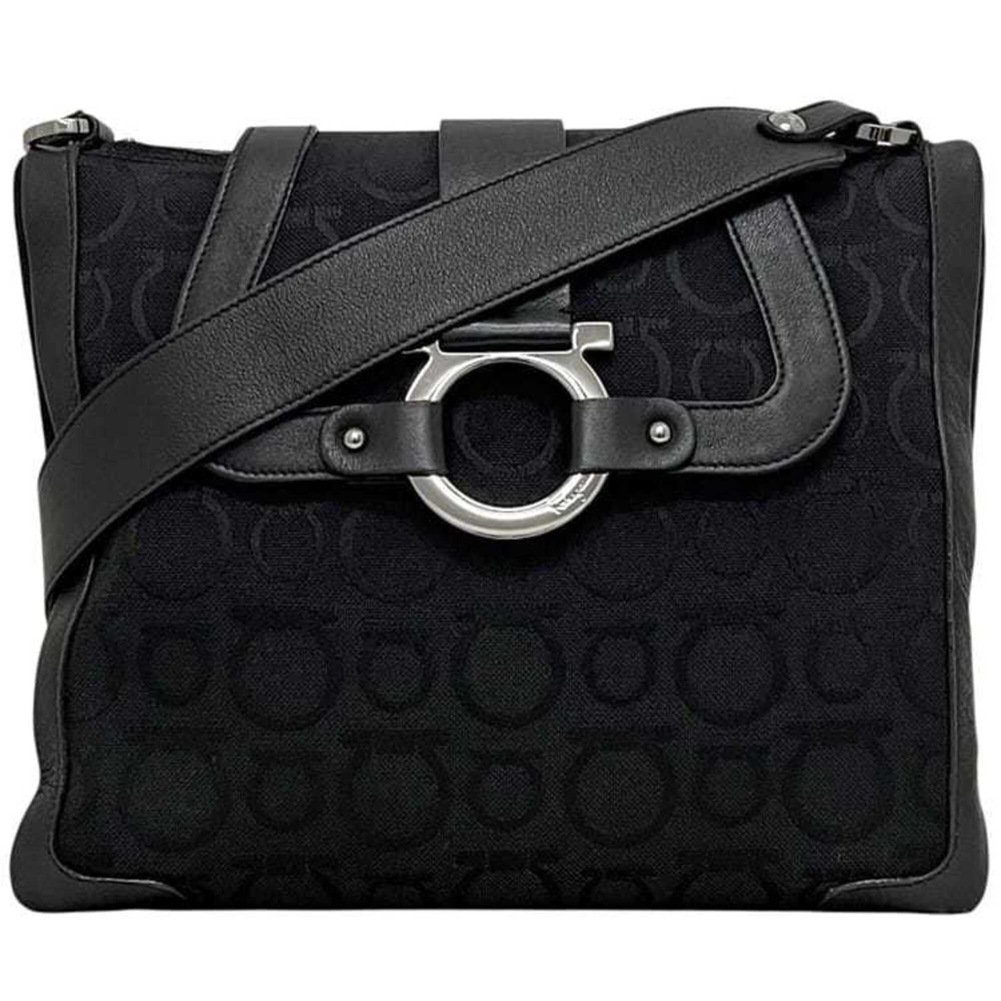 Salvatore Ferragamo Gancini Black Canvas Leather Shoulder Bag (Pre-Owned)