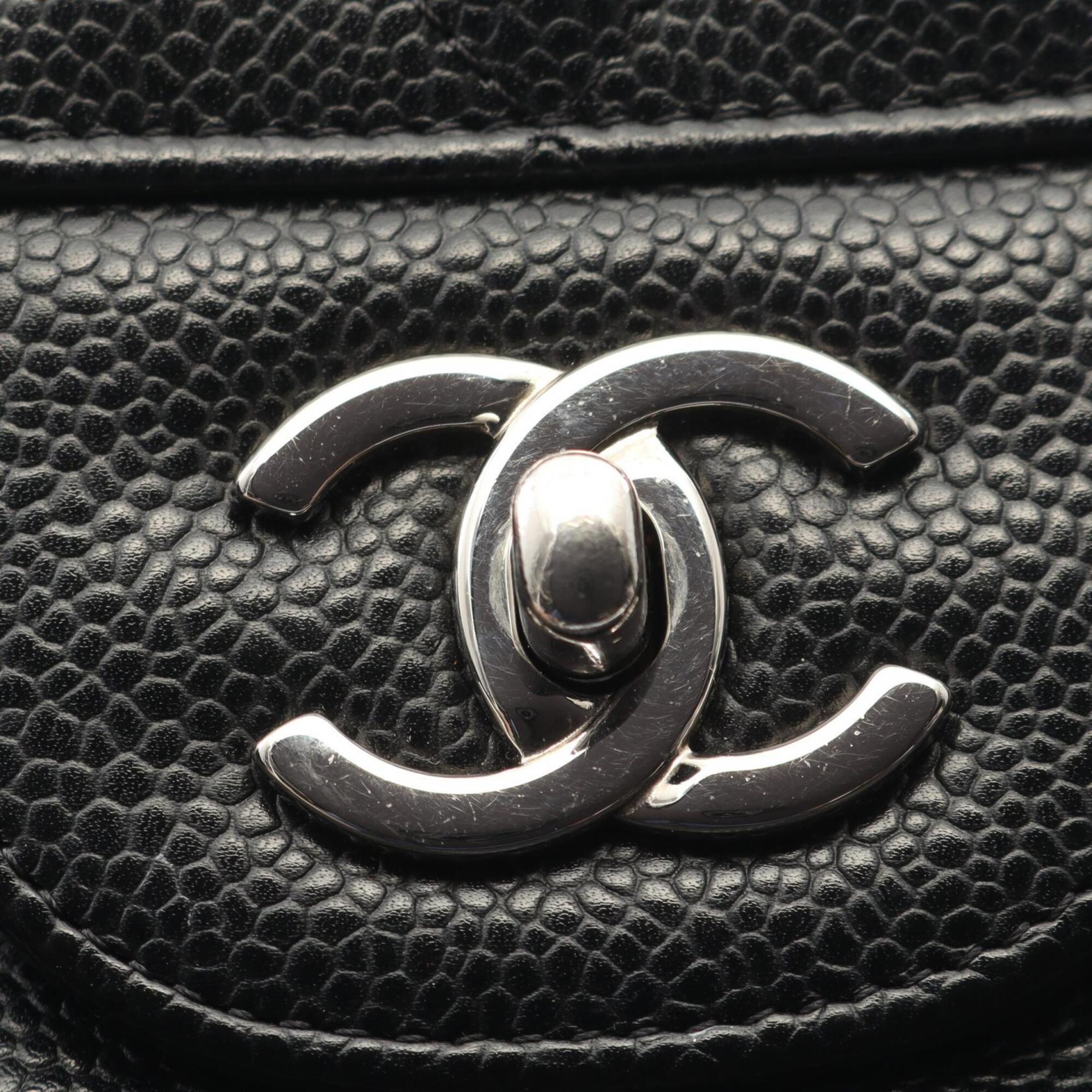 Chanel Black Grained Calfskin Handbag Shoulder Bag (Pre-Owned)