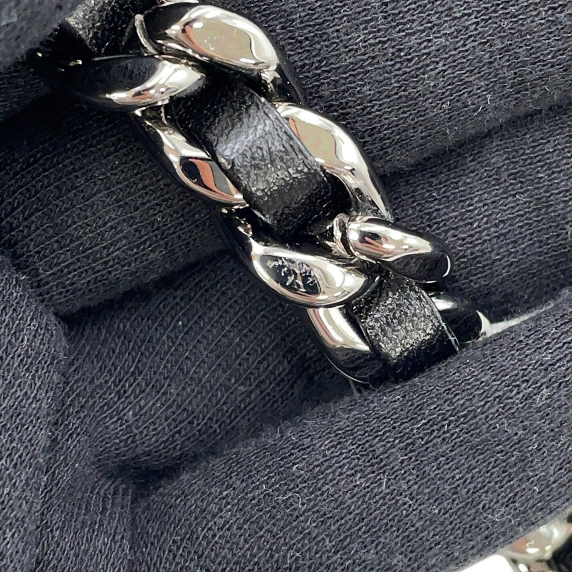 Chanel Matelasse Black Leather Shoulder Bag (Pre-Owned)