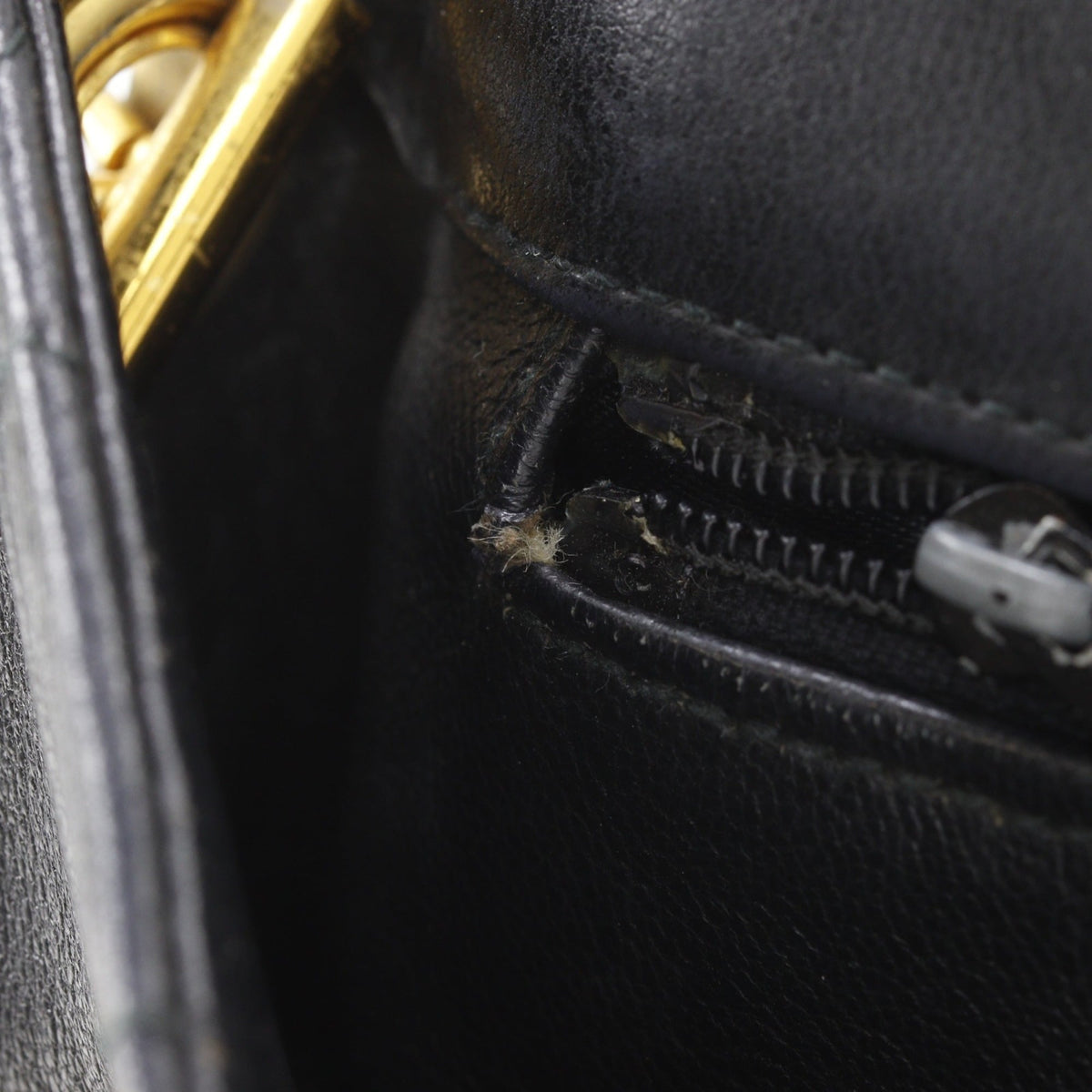 Chanel Matelasse Black Leather Shoulder Bag (Pre-Owned)