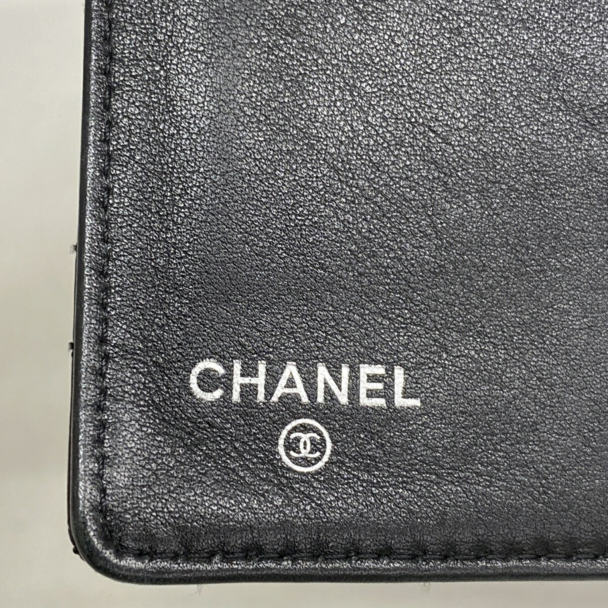 Chanel Black Patent Leather Long Wallet (Bi-Fold) (Pre-Owned)
