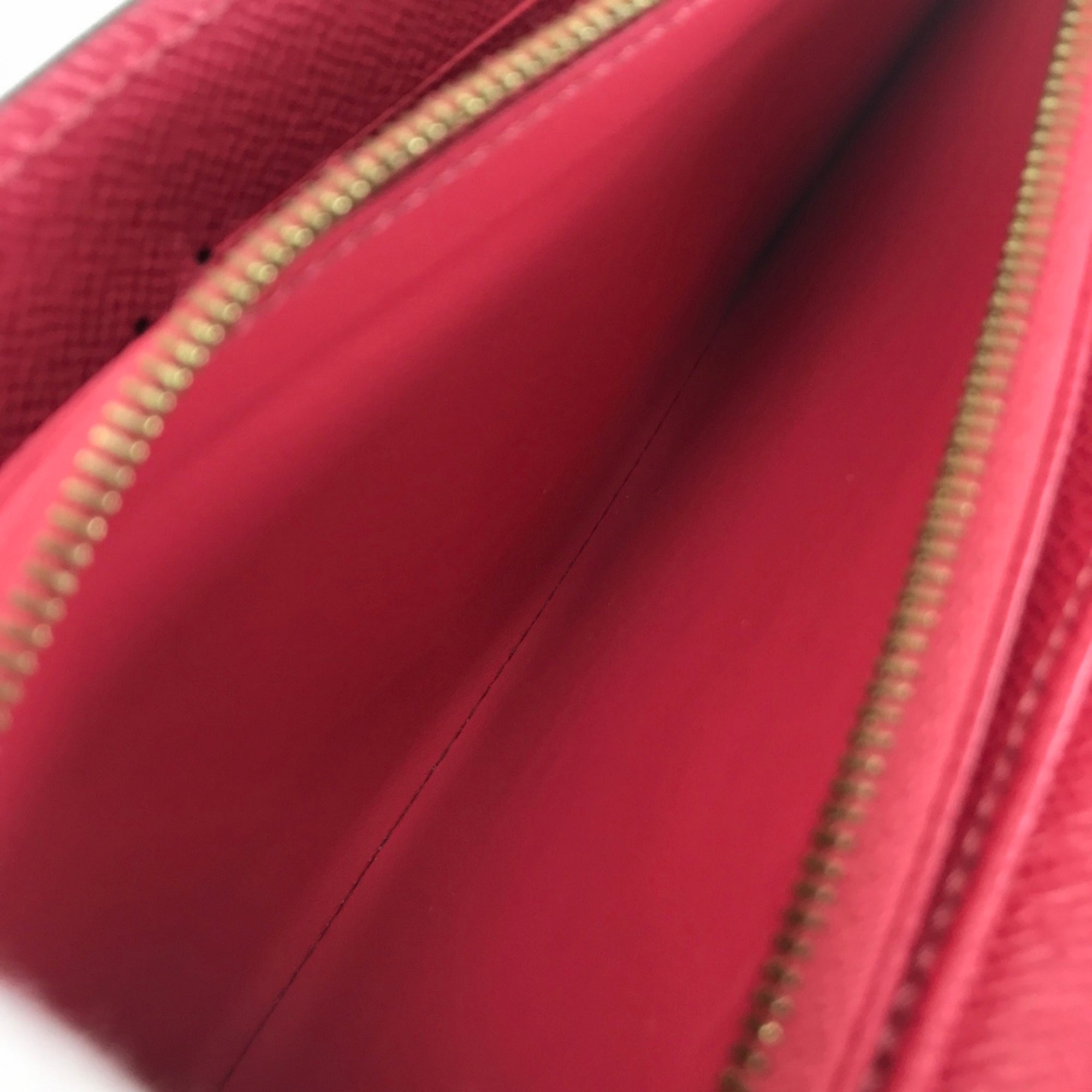 Louis Vuitton Other Other Wallet (Bi-Fold) (Pre-Owned)