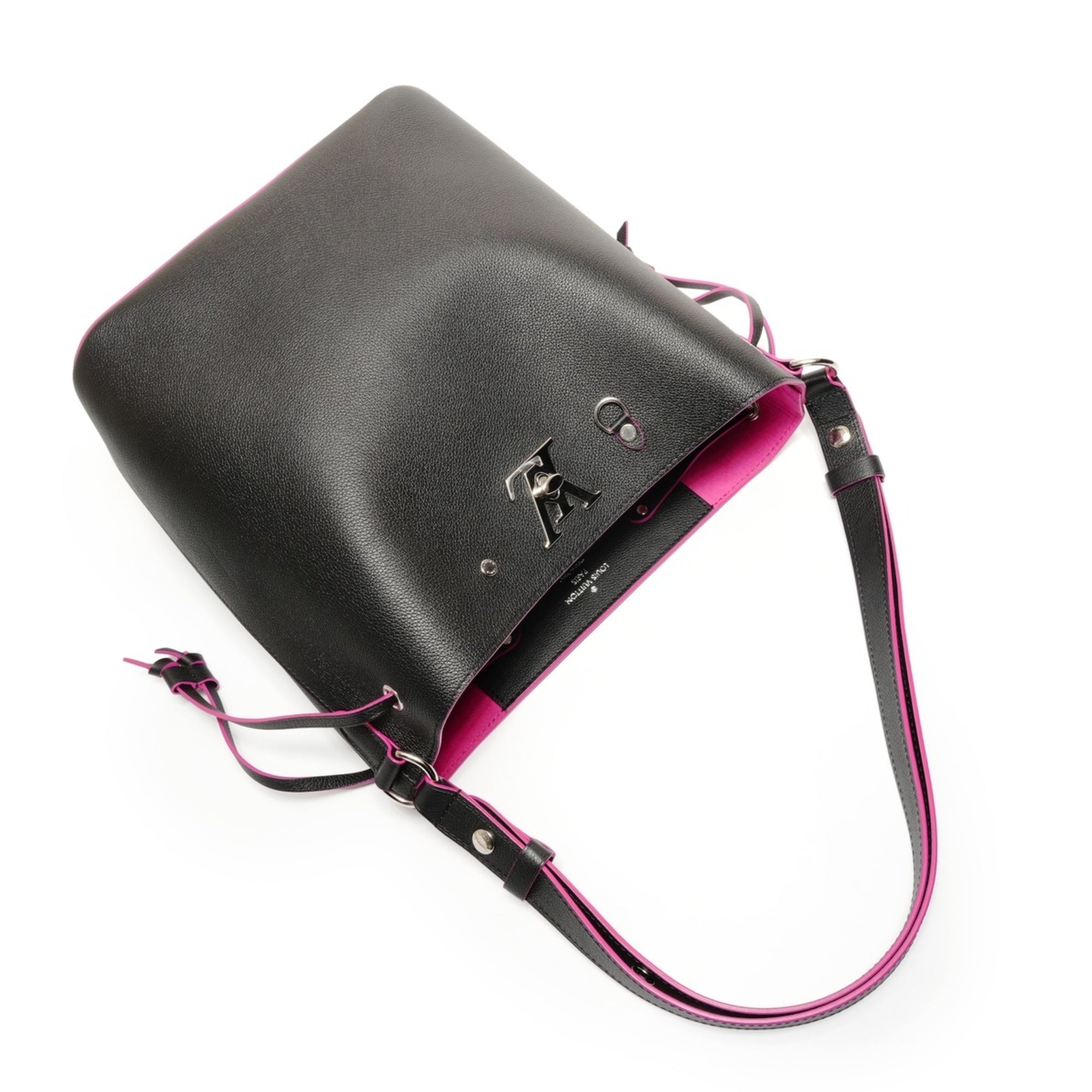 Louis Vuitton Black Shoulder Bag (Pre-Owned)