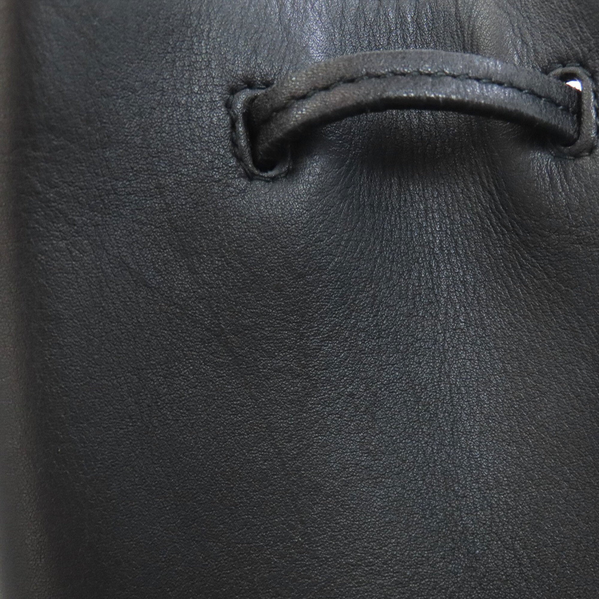 Salvatore Ferragamo Black Leather Pouch Shoulder Bag (Pre-Owned)