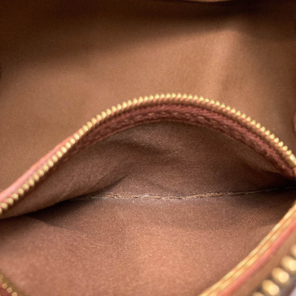Louis Vuitton Brown Monogram Monogram Canvas Handbag (Pre-Owned)