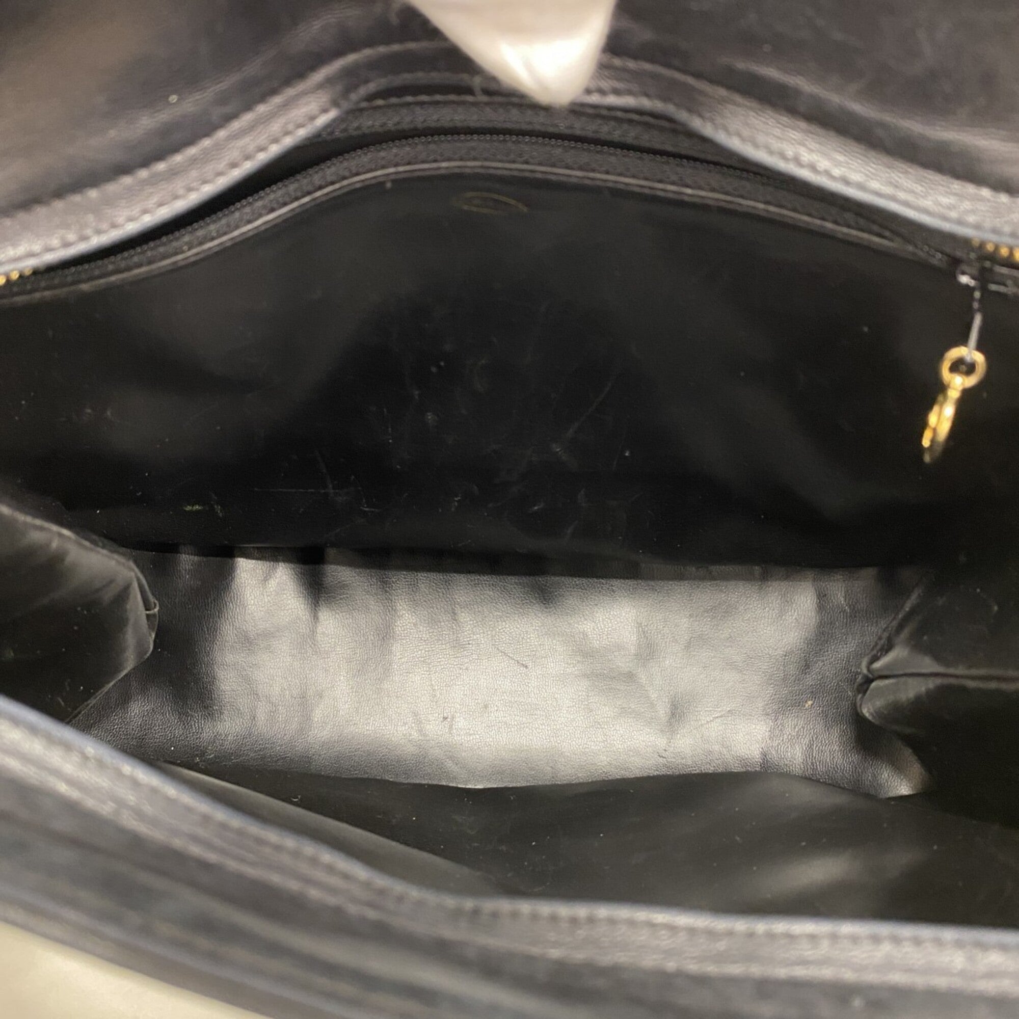 Chanel Black Leather Tote Bag (Pre-Owned)