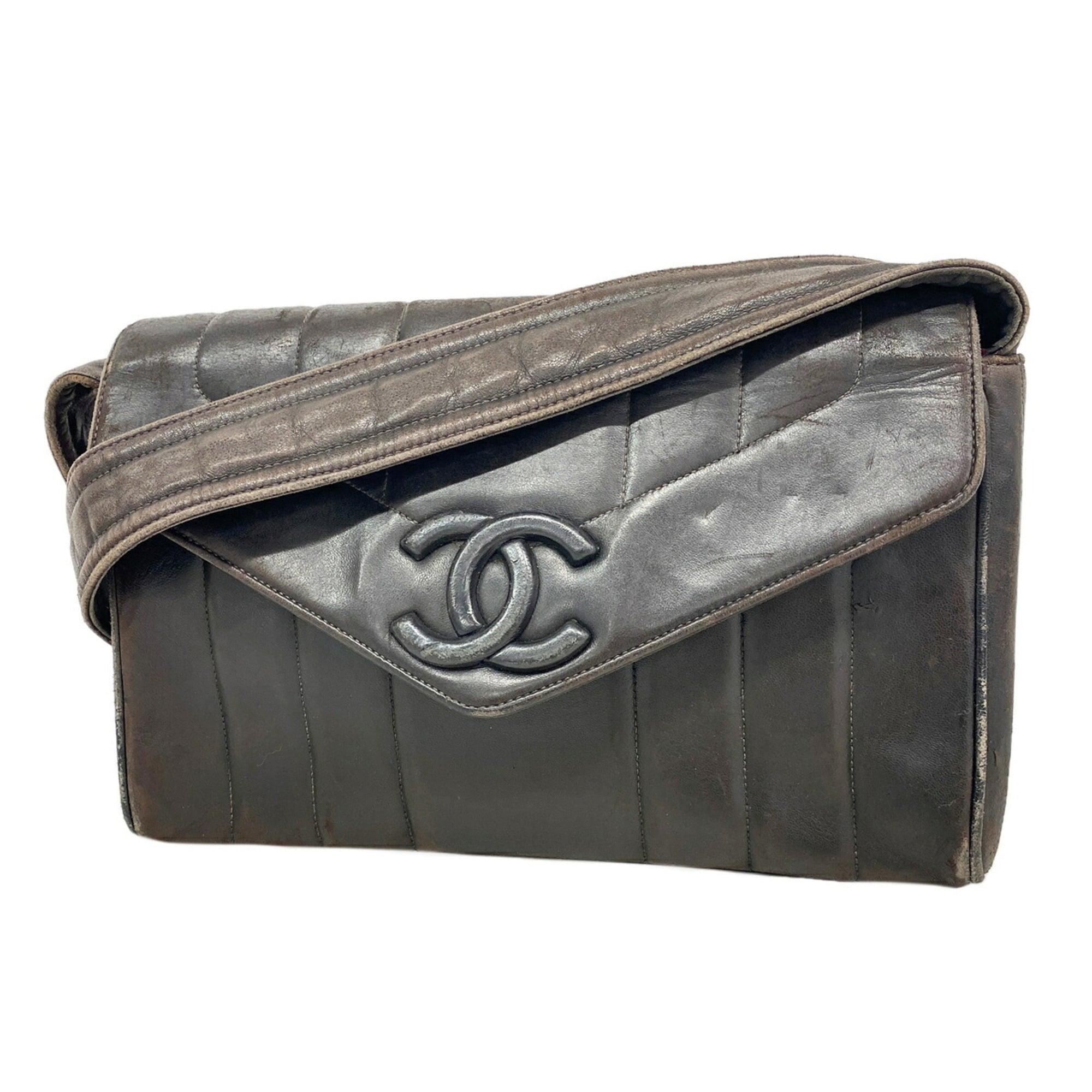 Chanel Black Leather Shoulder Bag (Pre-Owned)