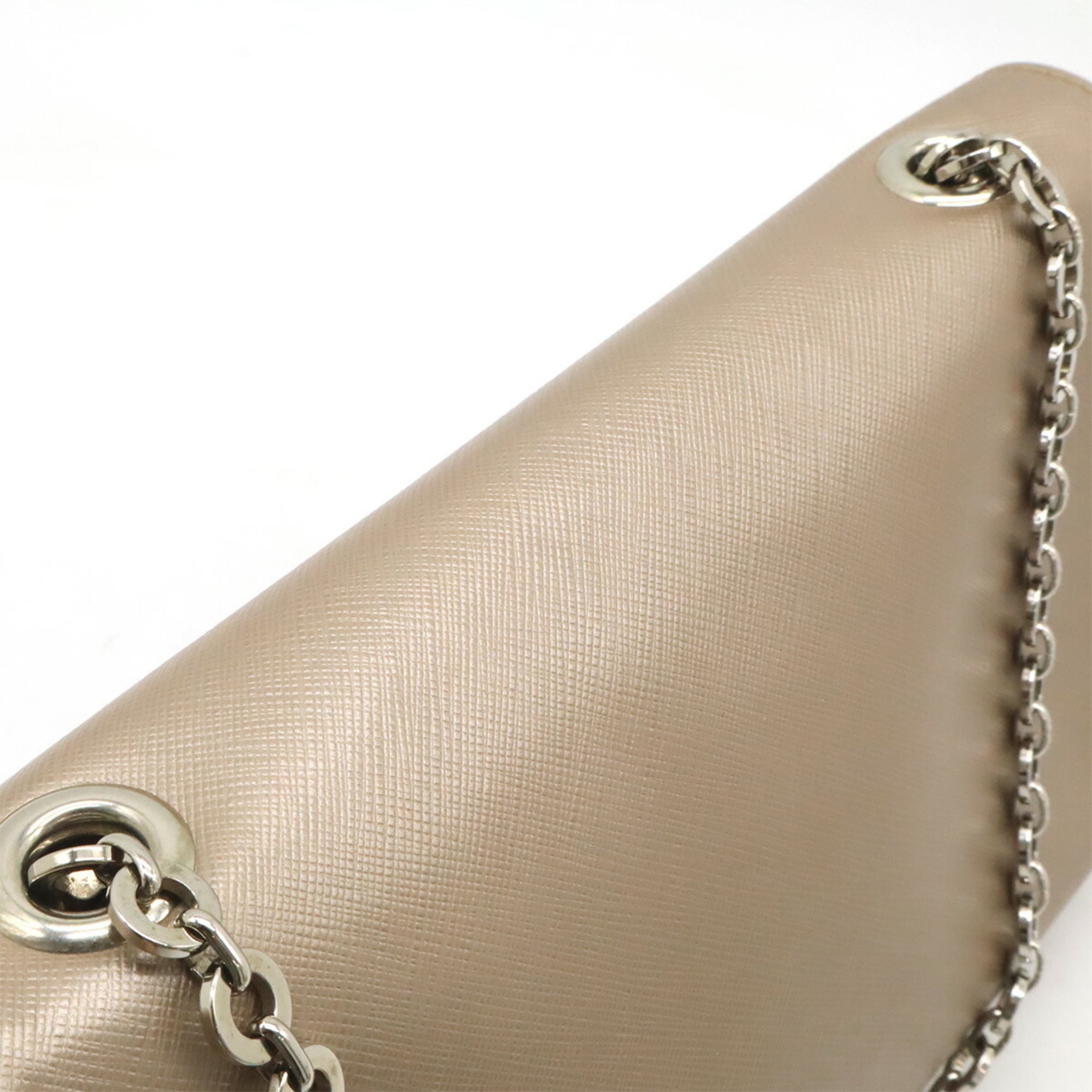 Salvatore Ferragamo Champagne Pink Leather Handbag (Pre-Owned)