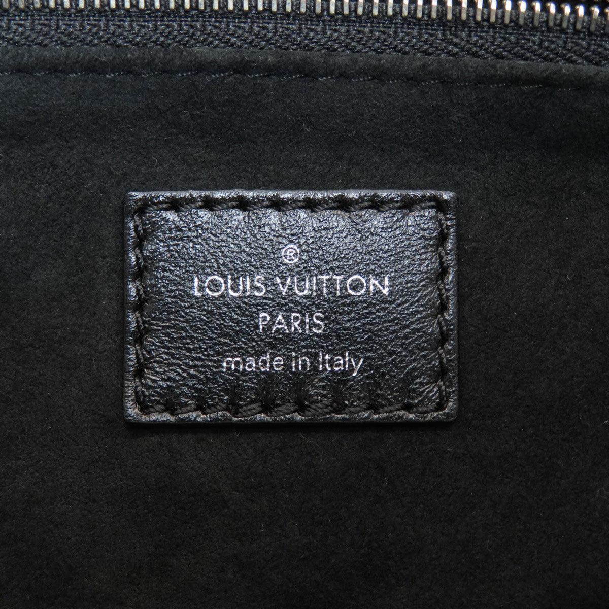 Louis Vuitton Black Leather Shoulder Bag (Pre-Owned)