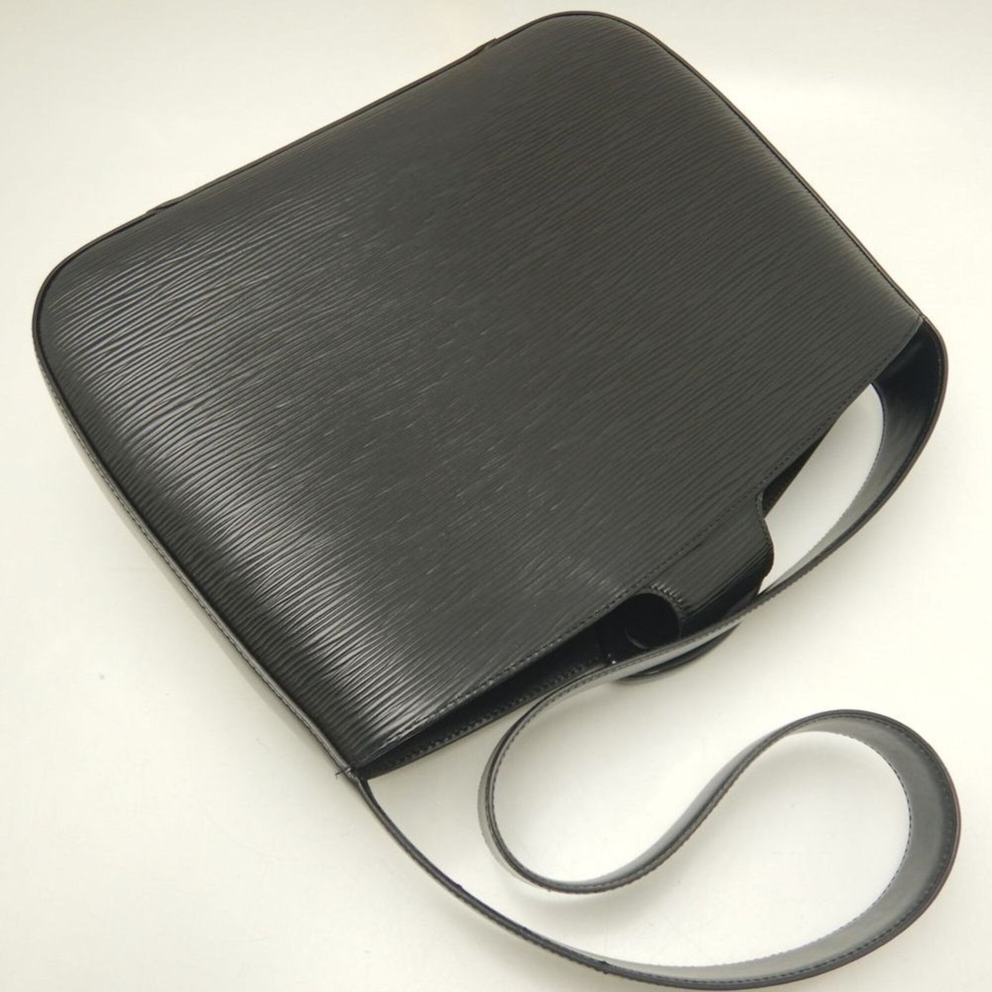 Louis Vuitton Noir Epi Leather Shoulder Bag (Pre-Owned)