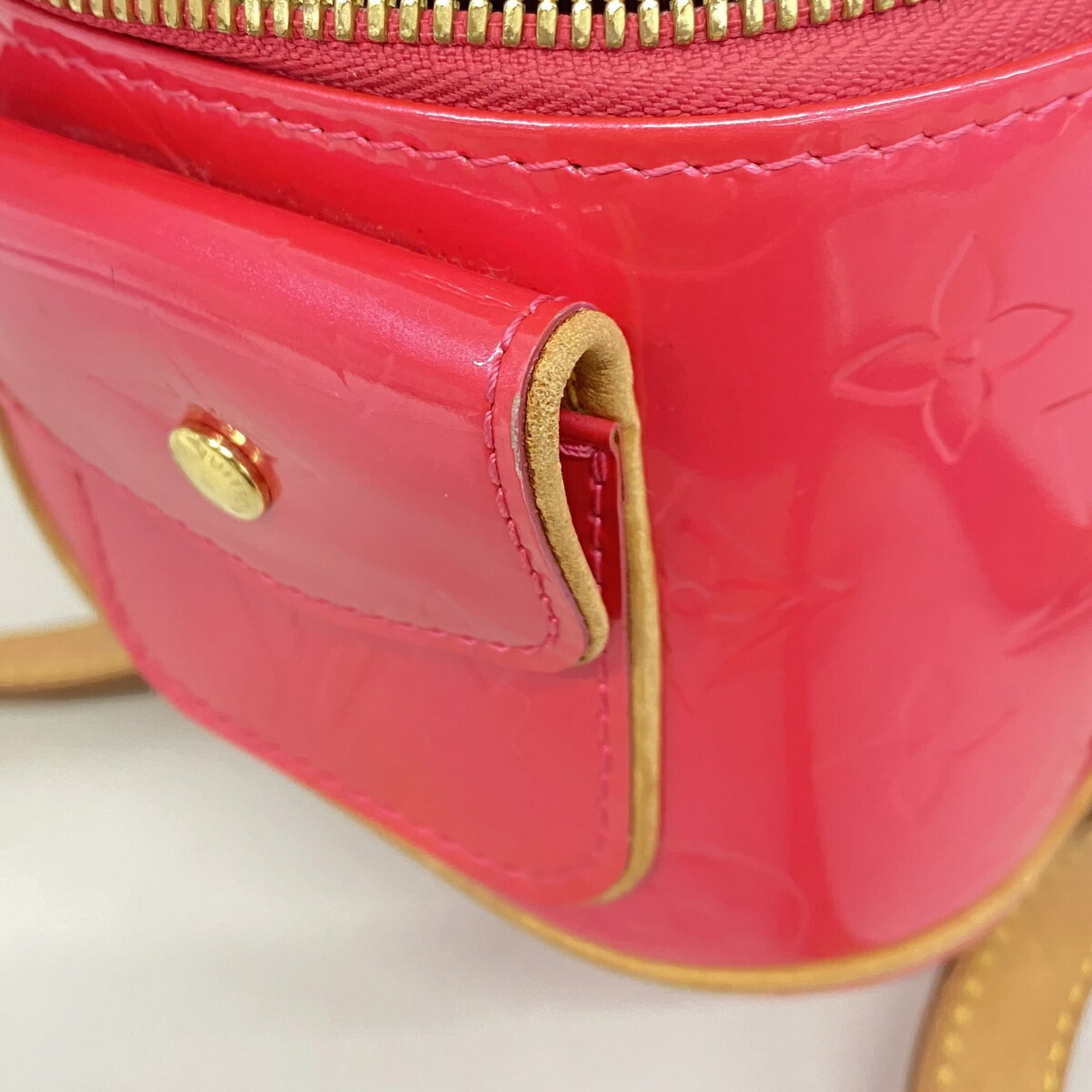 Louis Vuitton Fuchsia Pink Shoulder Bag (Pre-Owned)
