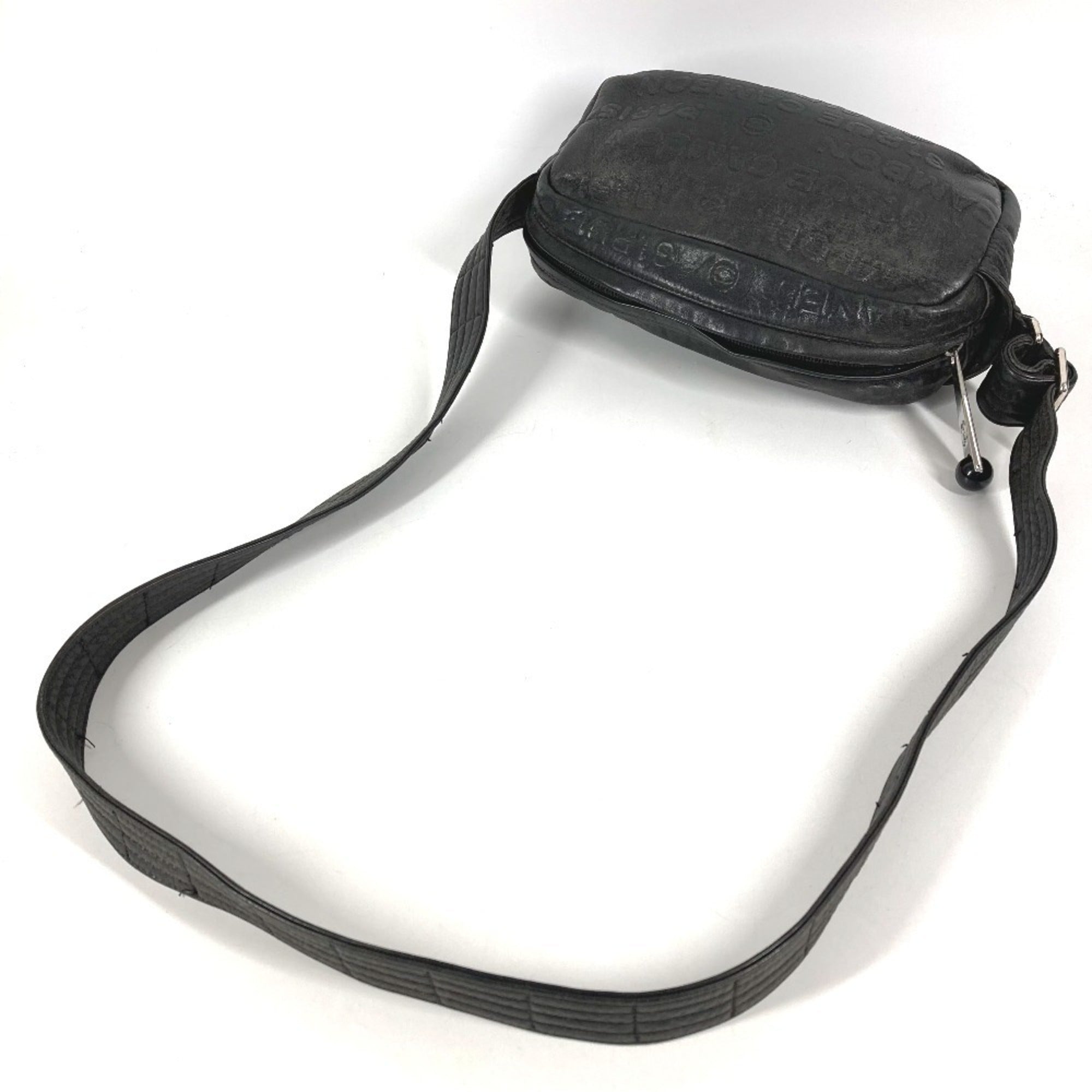 Chanel Black Leather Pochette Shoulder Bag (Pre-Owned)