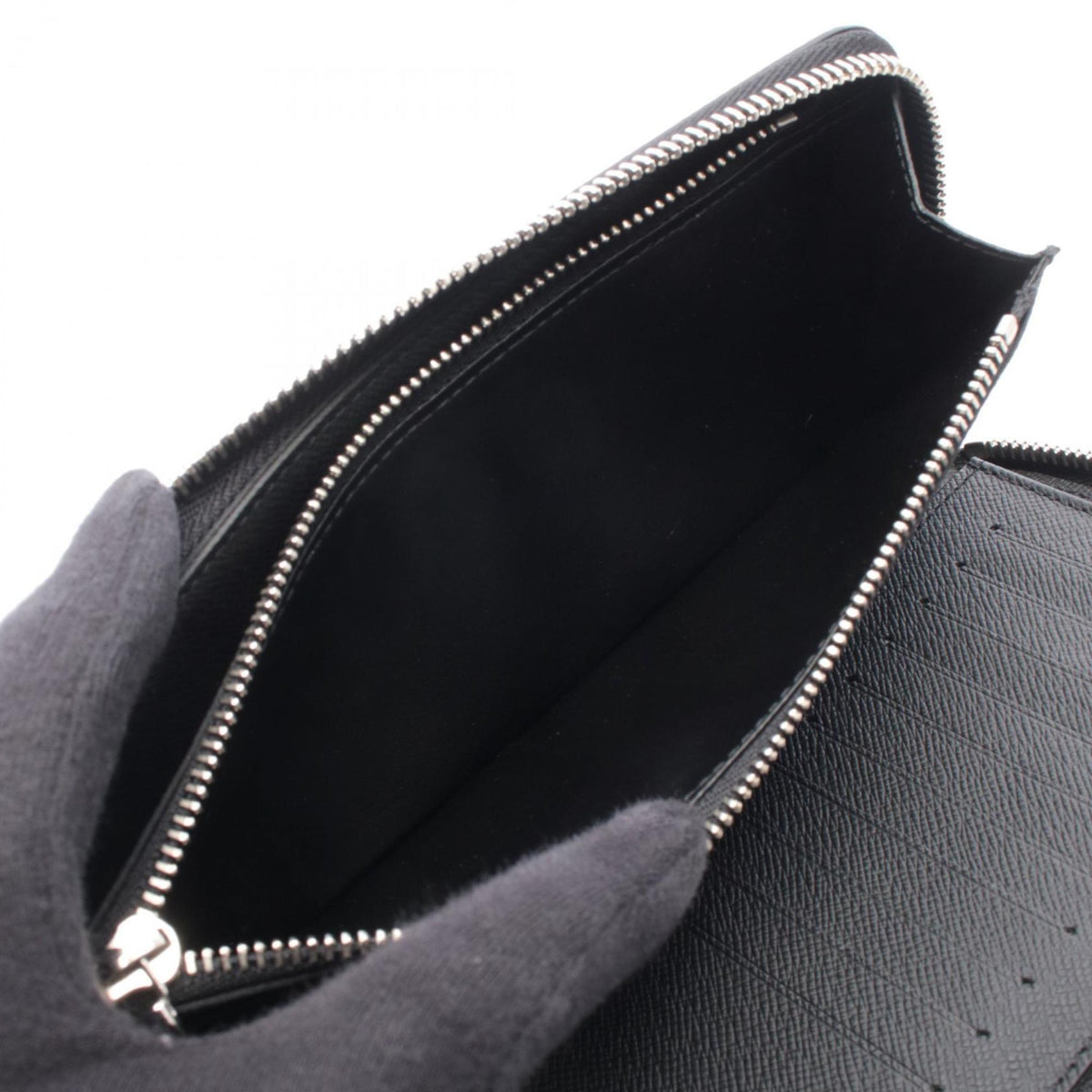 Louis Vuitton Black Noir Epi Leather Long Wallet (Bi-Fold) (Pre-Owned)