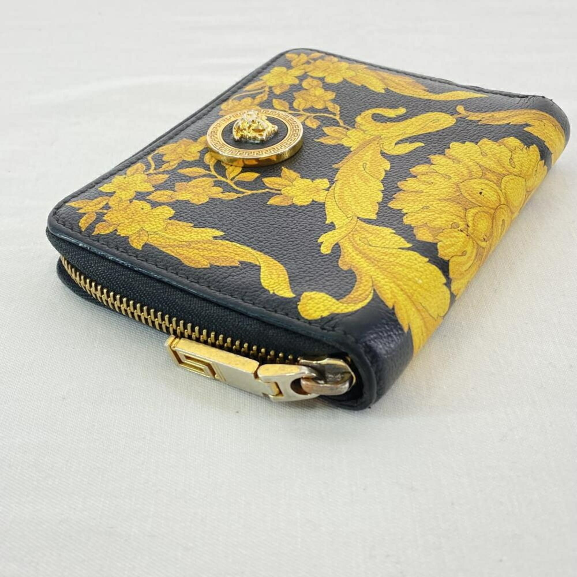 Versace Black Coin Purse/Coin Case (Pre-Owned)