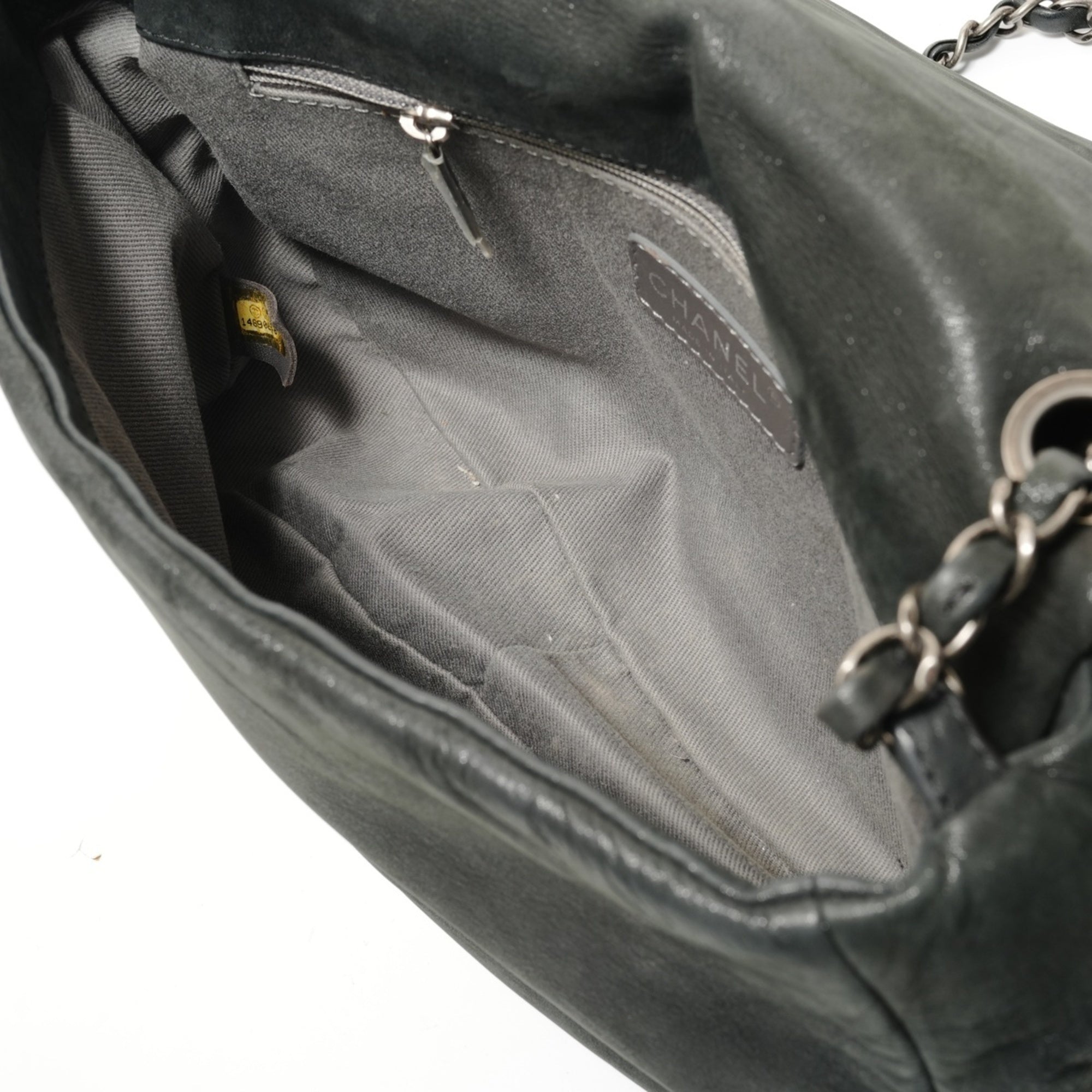 Chanel Black Shoulder Bag (Pre-Owned)