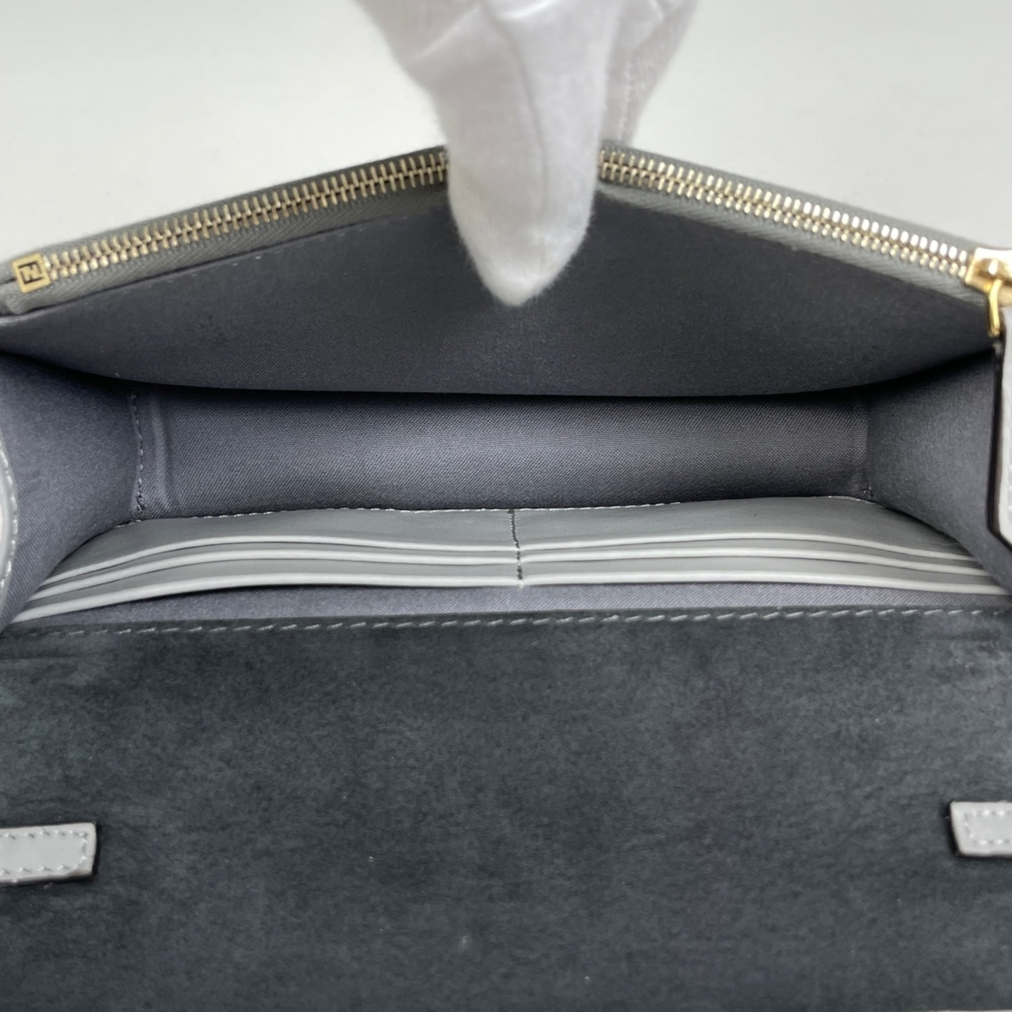 Fendi Gray Multi-Color Leather Shoulder Bag (Pre-Owned)