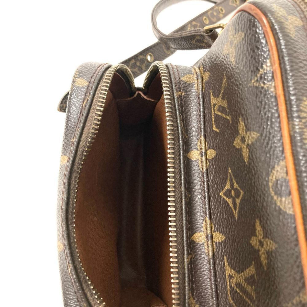 Louis Vuitton Brown Monogram Shoulder Bag (Pre-Owned)