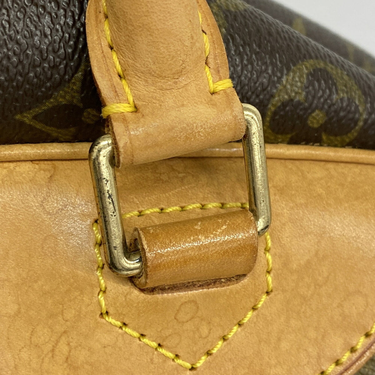 Louis Vuitton Brown Handbag (Pre-Owned)