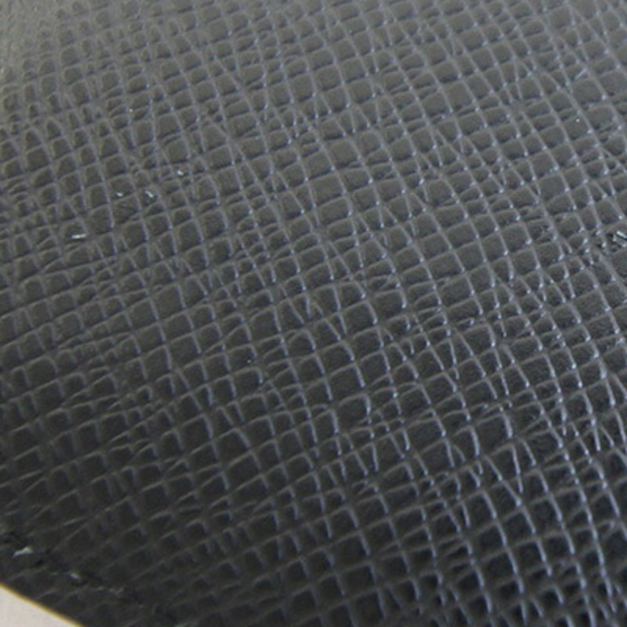 Louis Vuitton Taiga Noir Taiga Leather Leather Wallet (Bi-Fold) (Pre-Owned)