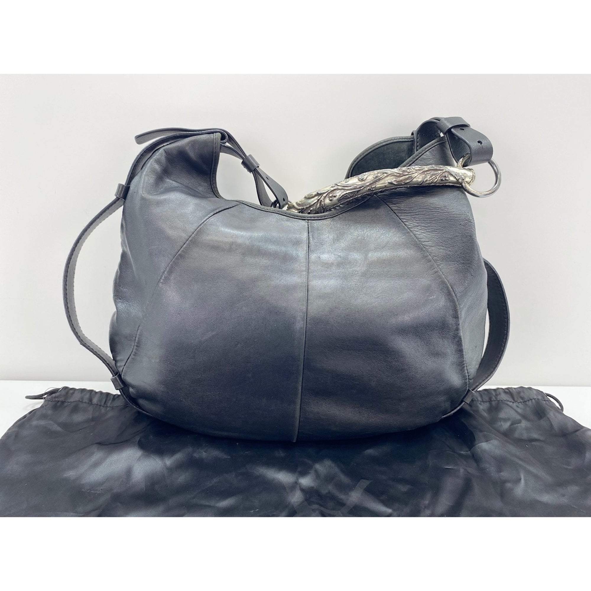 Yves Saint Laurent Black Shoulder Bag (Pre-Owned)