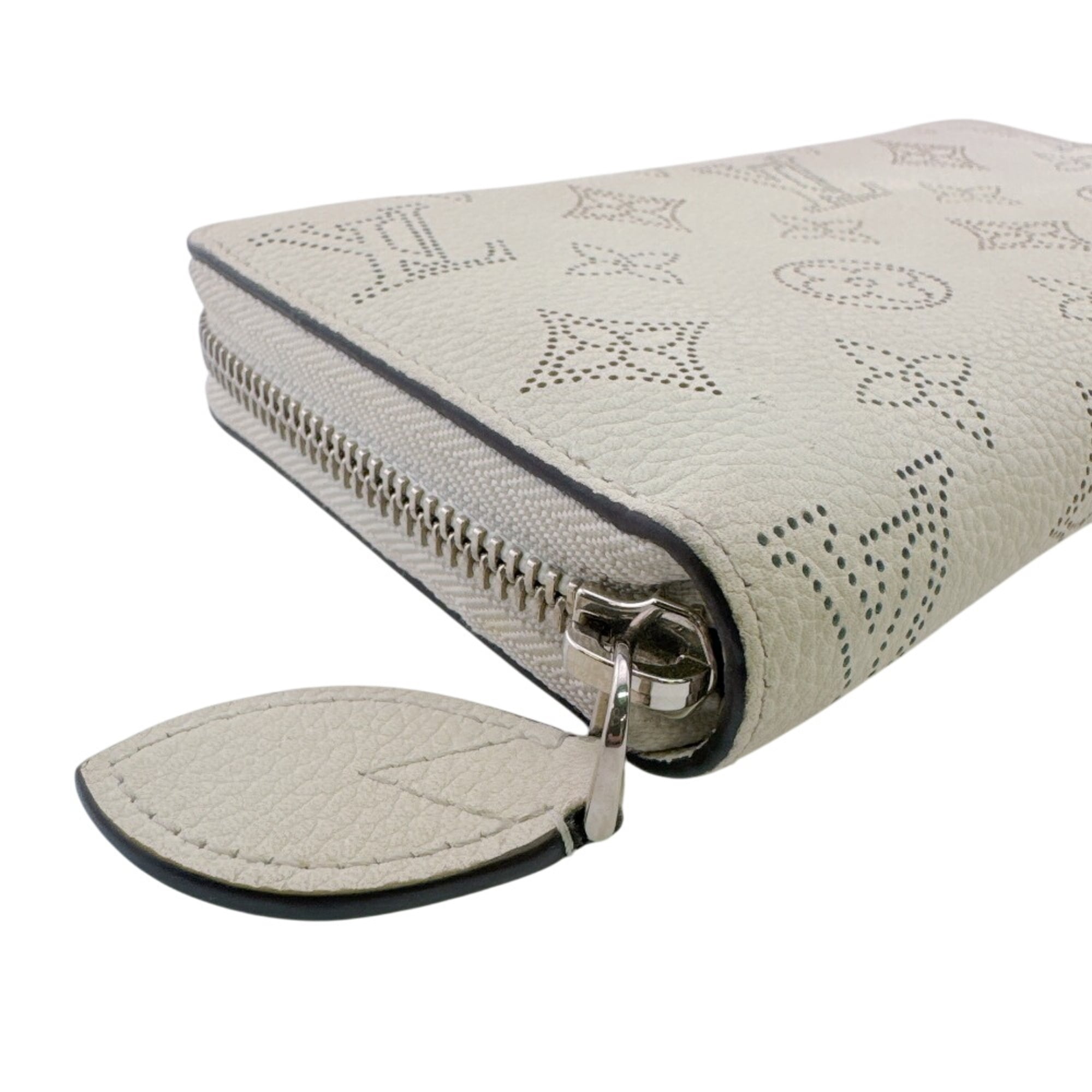 Louis Vuitton Mahina White Leather Long Wallet (Bi-Fold) (Pre-Owned)