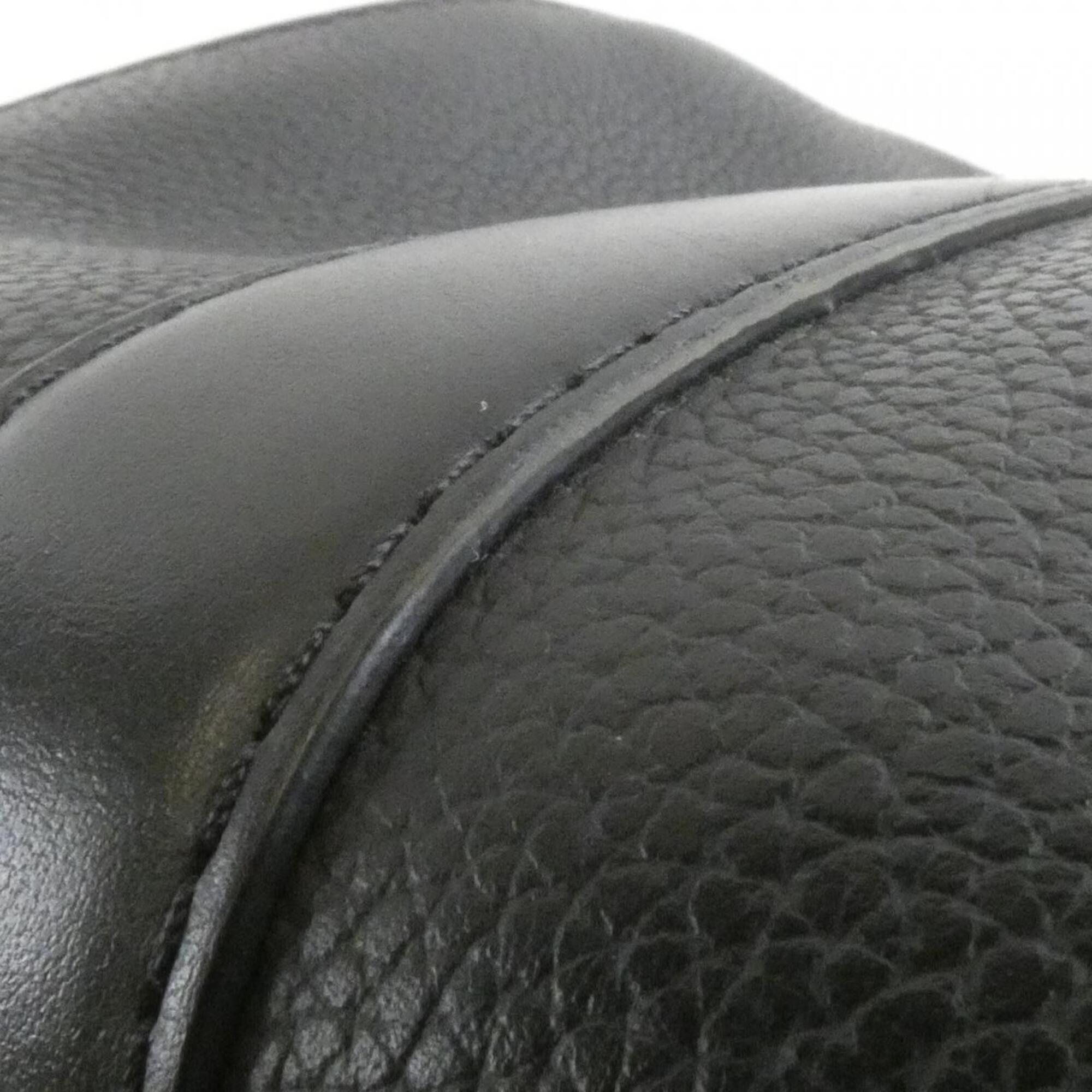 Louis Vuitton Black Leather Shoulder Bag (Pre-Owned)