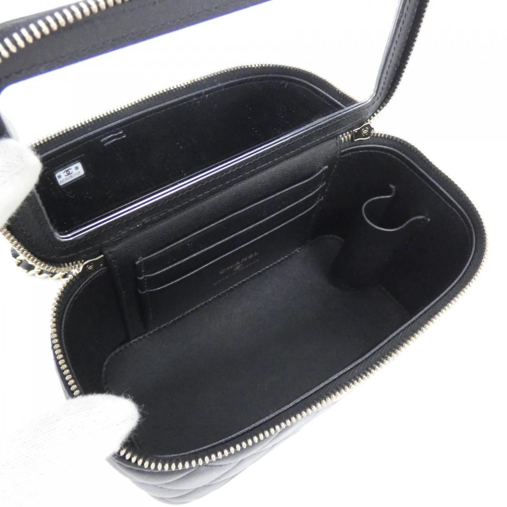 Chanel Black Leather Handbag (Pre-Owned)