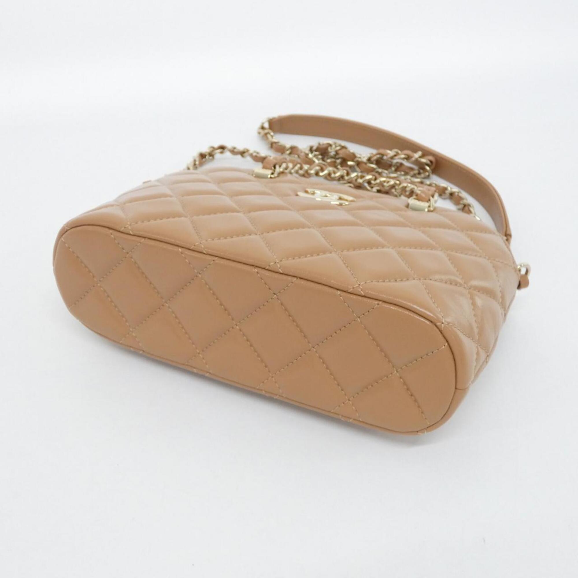 Chanel Beige Leather Handbag (Pre-Owned)