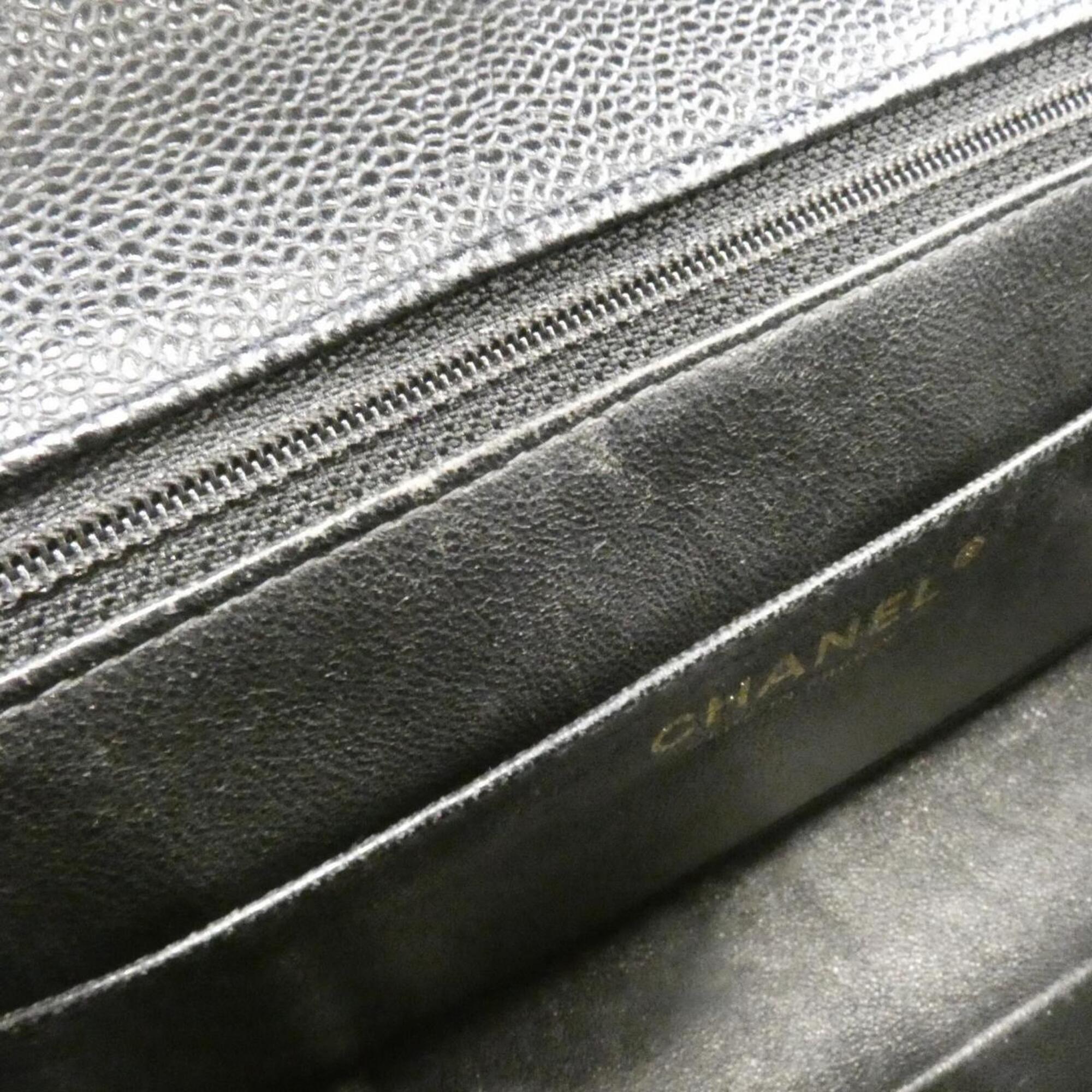 Chanel Black Grained Calfskin Shoulder Bag (Pre-Owned)