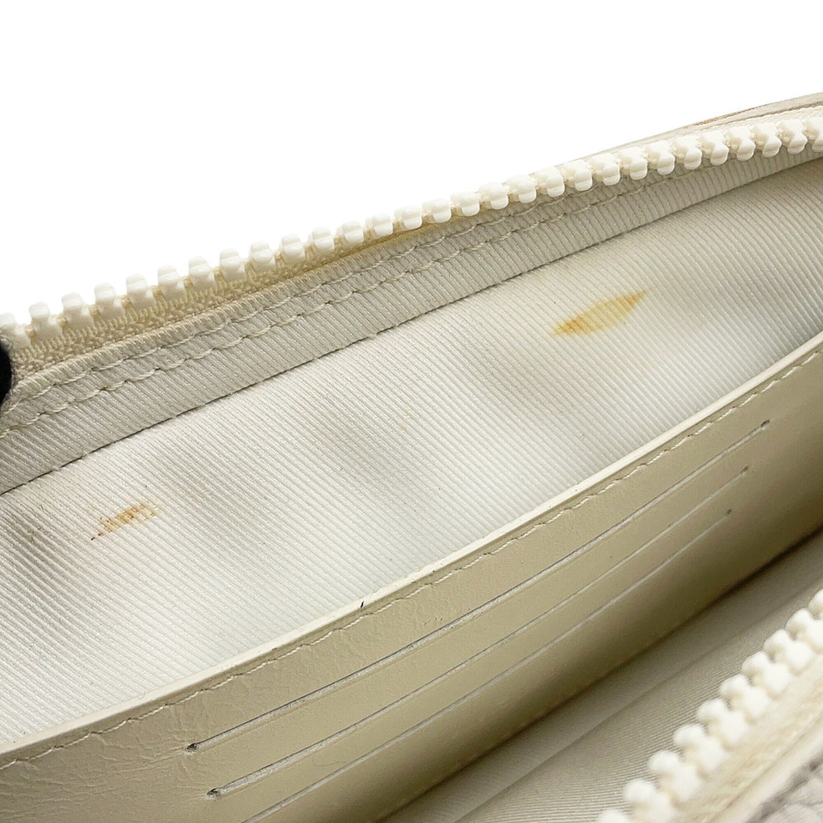 Louis Vuitton Monogram Empreinte White Monogram Empreinte Handbag Pochette (Pre-Owned)