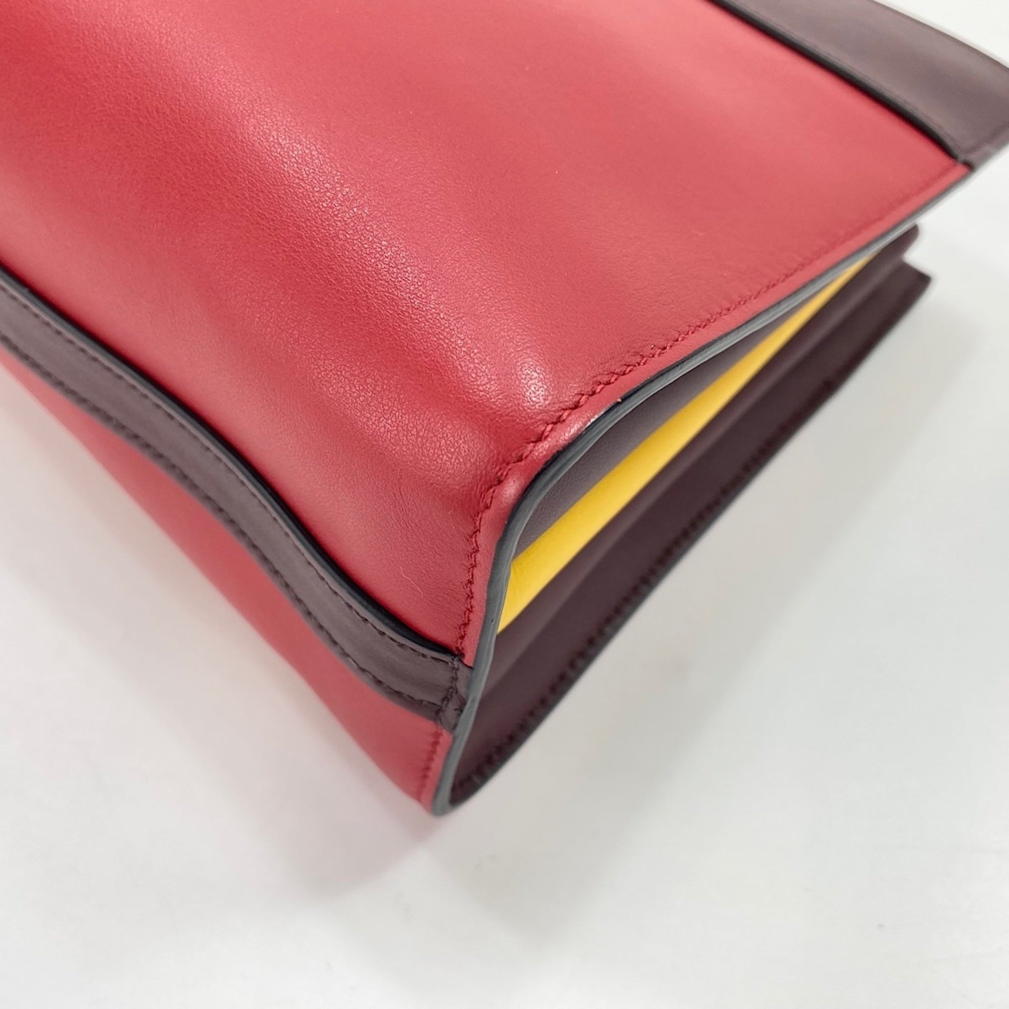 Prada Red Color Leather Shoulder Bag (Pre-Owned)