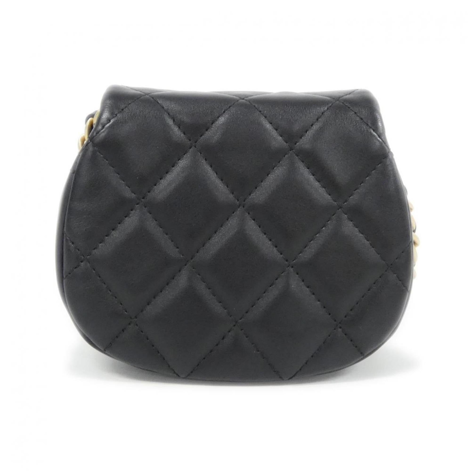 Chanel Black Leather Shoulder Bag (Pre-Owned)