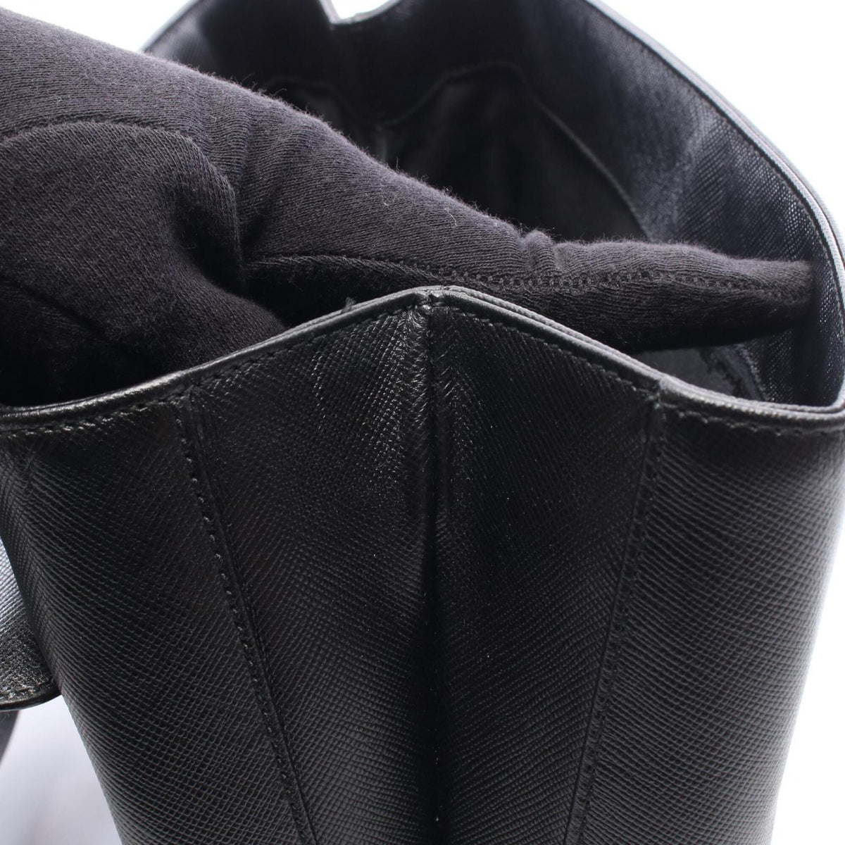 Salvatore Ferragamo Black Leather Handbag (Pre-Owned)