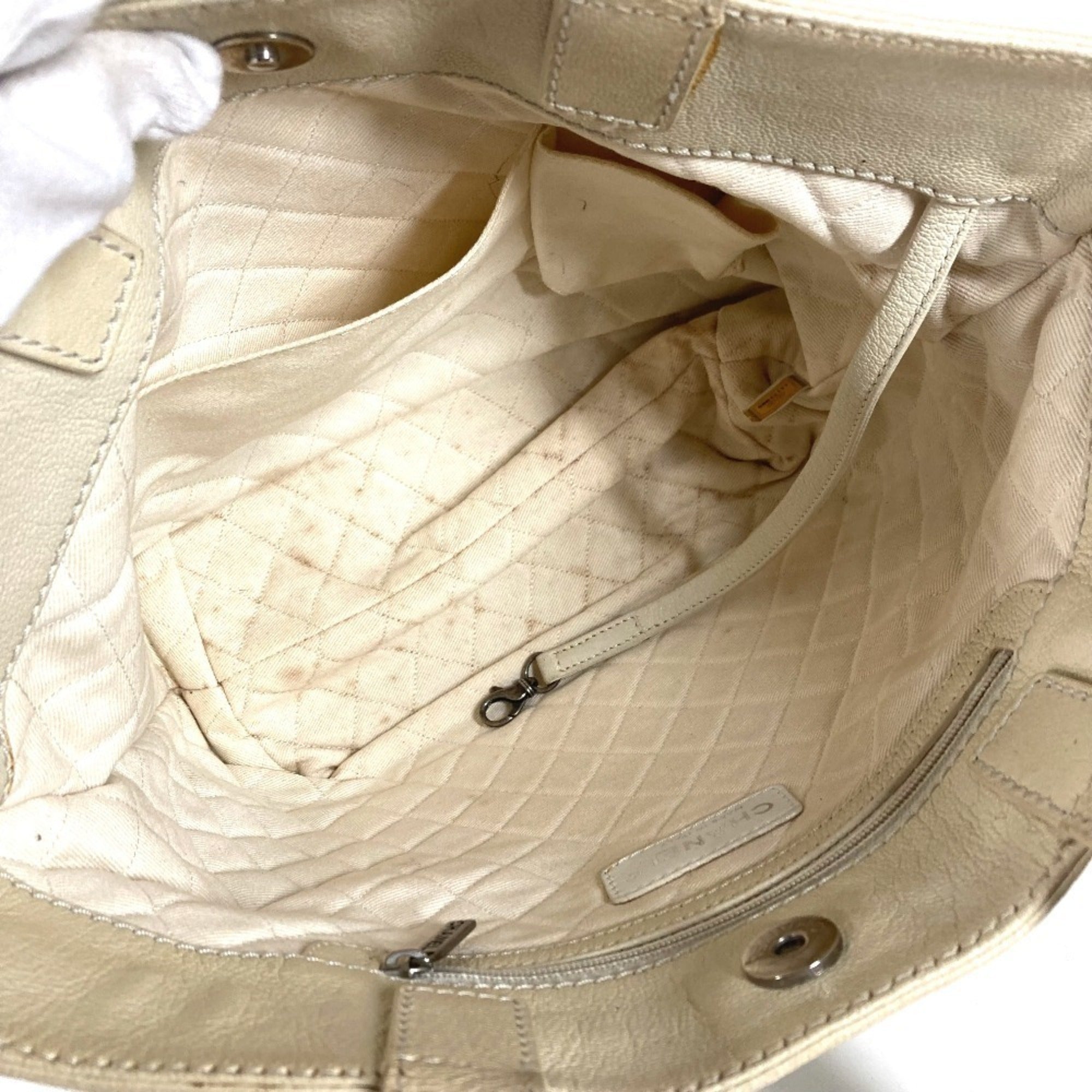 Chanel Ivory Leather Handbag Tote Bag (Pre-Owned)