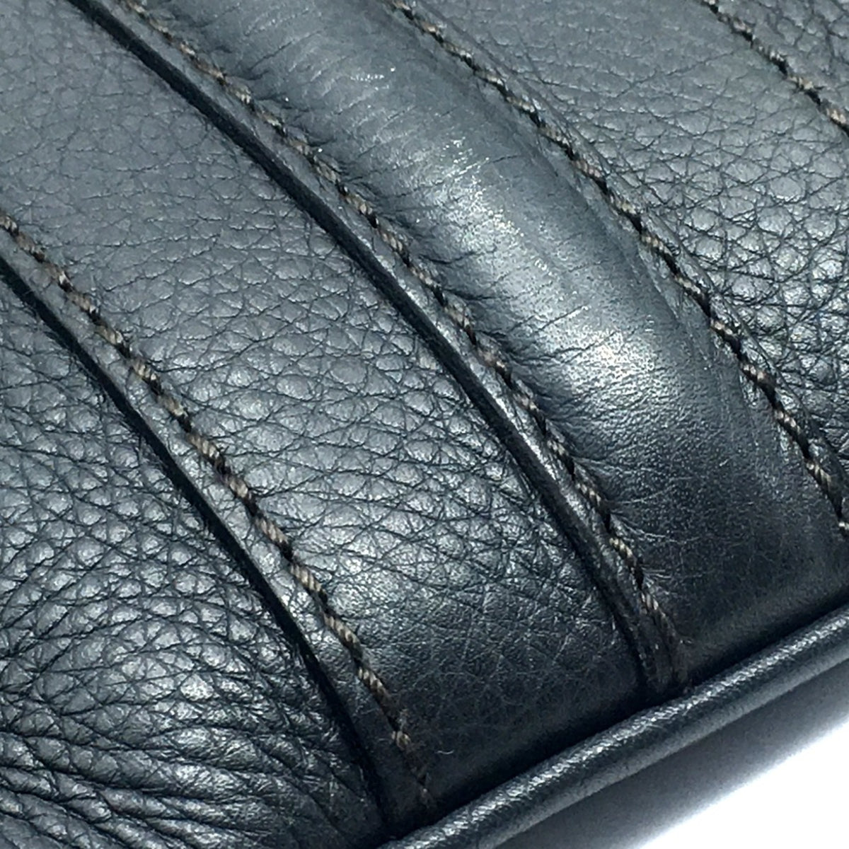 Gucci Gray Leather Shoulder Bag (Pre-Owned)