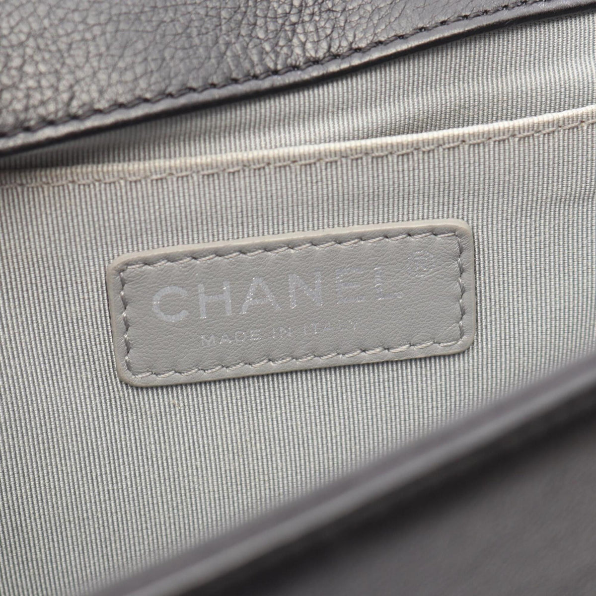 Chanel Black Leather Handbag Shoulder Bag (Pre-Owned)