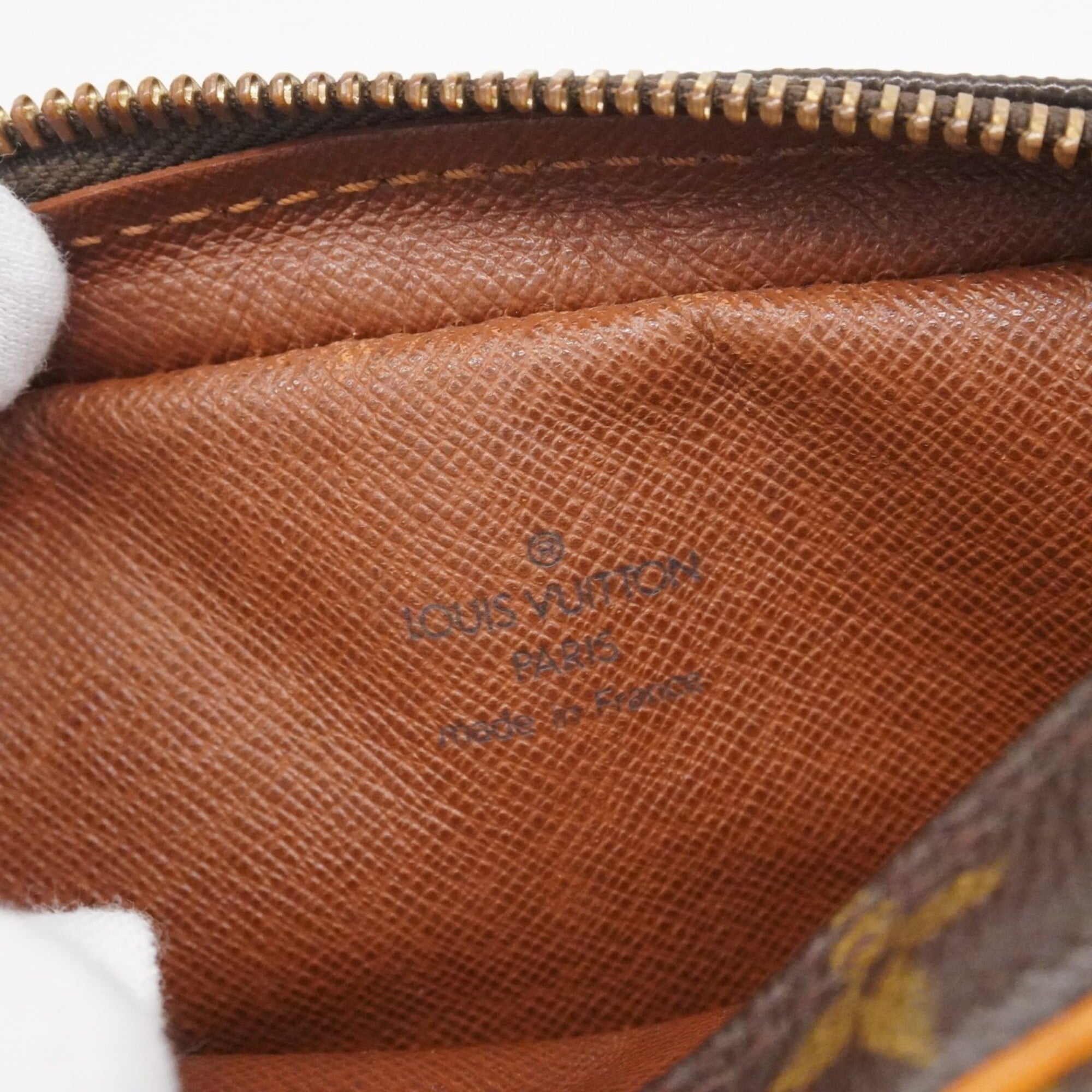 Louis Vuitton Brown Shoulder Bag (Pre-Owned)