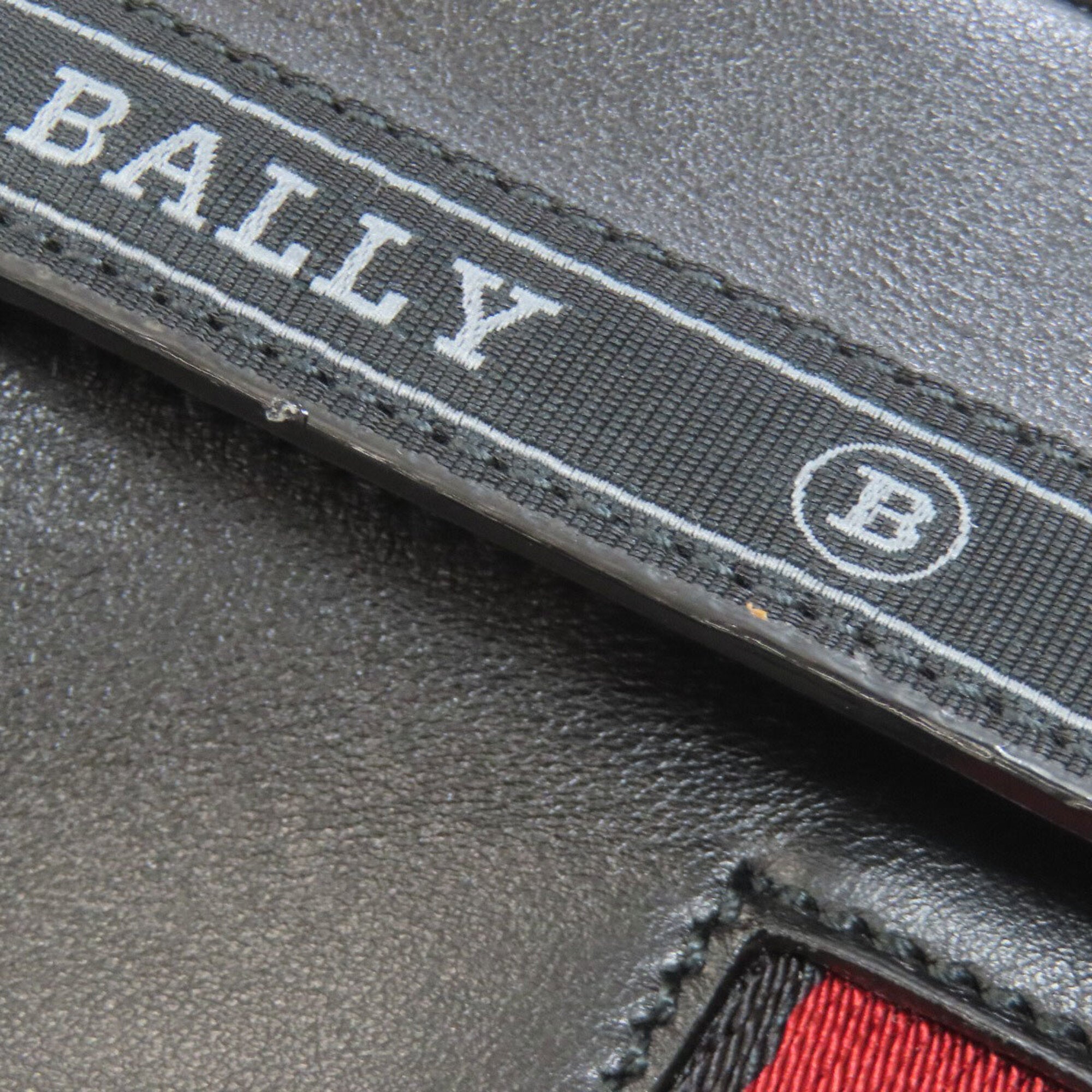 Bally Black Leather Shoulder Bag (Pre-Owned)