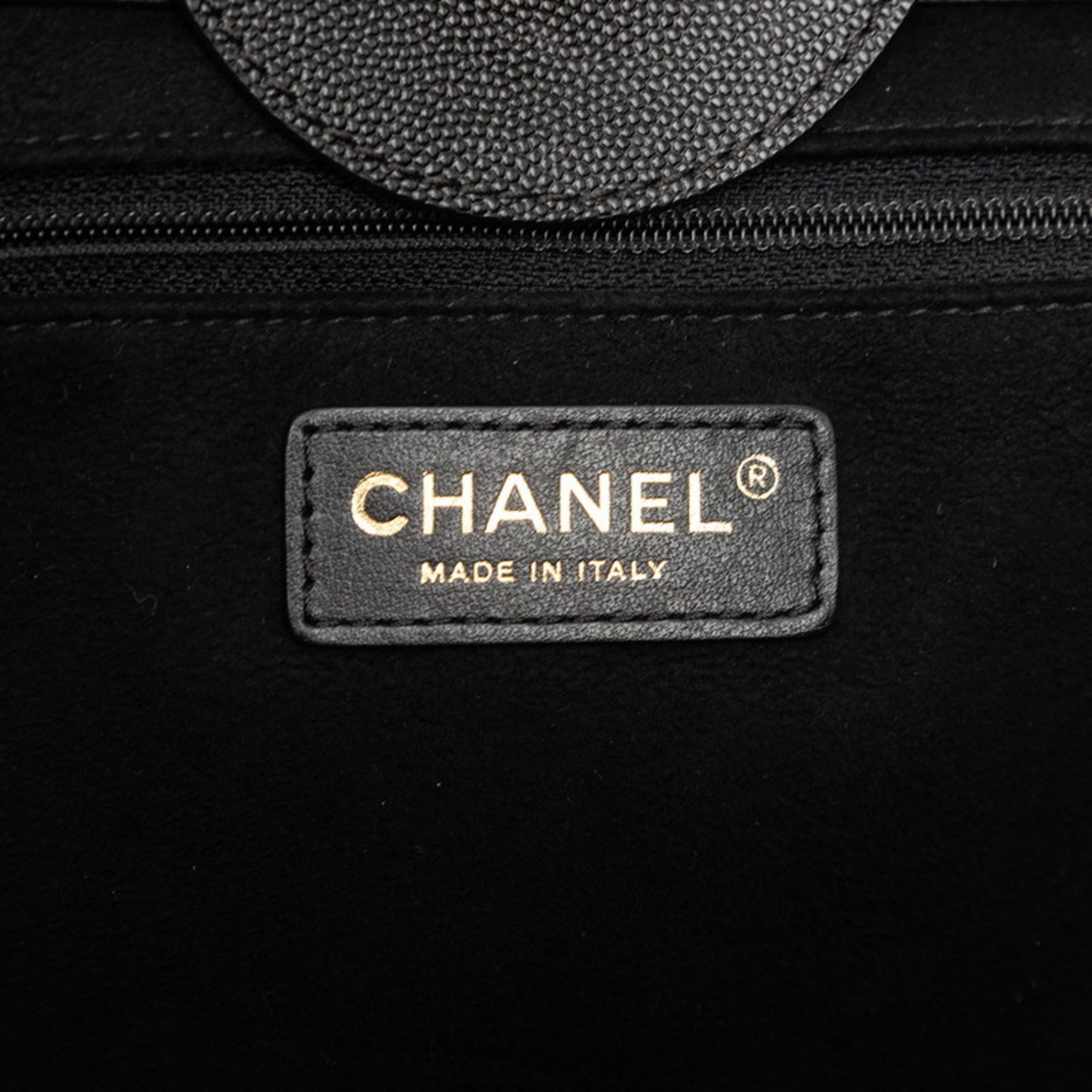 Chanel Black Grained Calfskin Shoulder Bag Tote Bag (Pre-Owned)